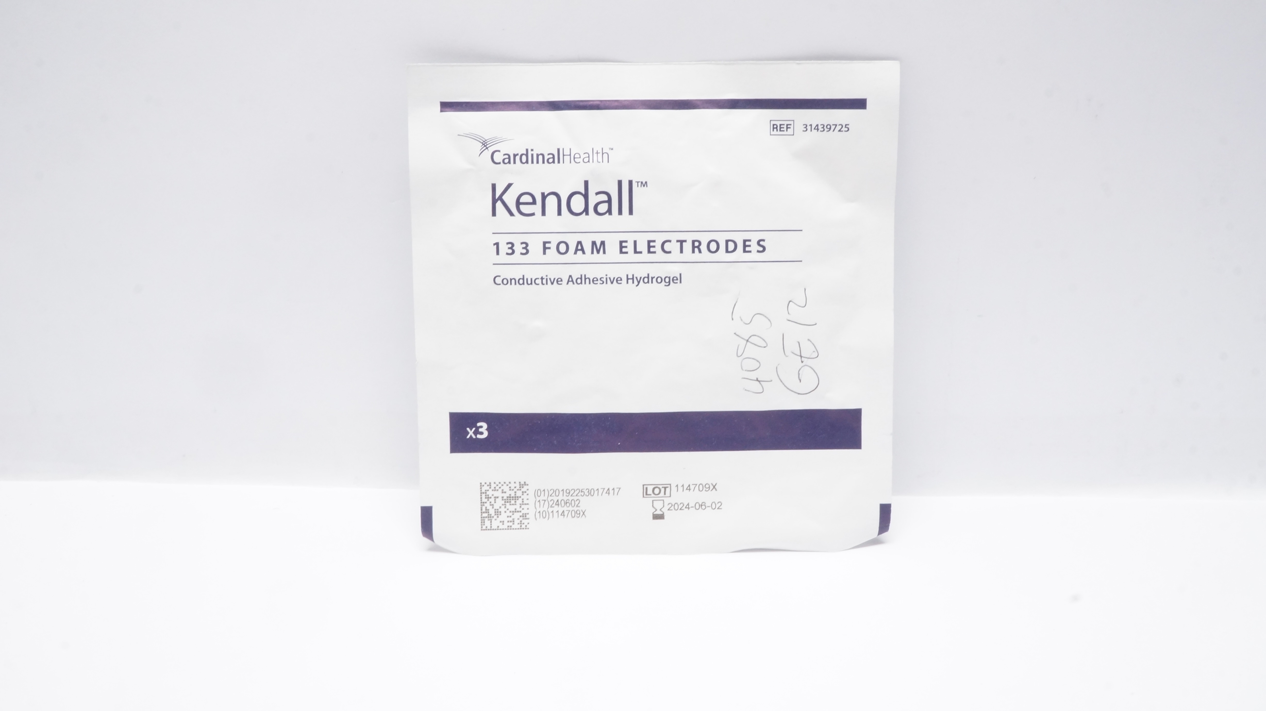 Cardinal Health 31439725 Kendall 133 Foam Electrodes (x) - Pack of 3