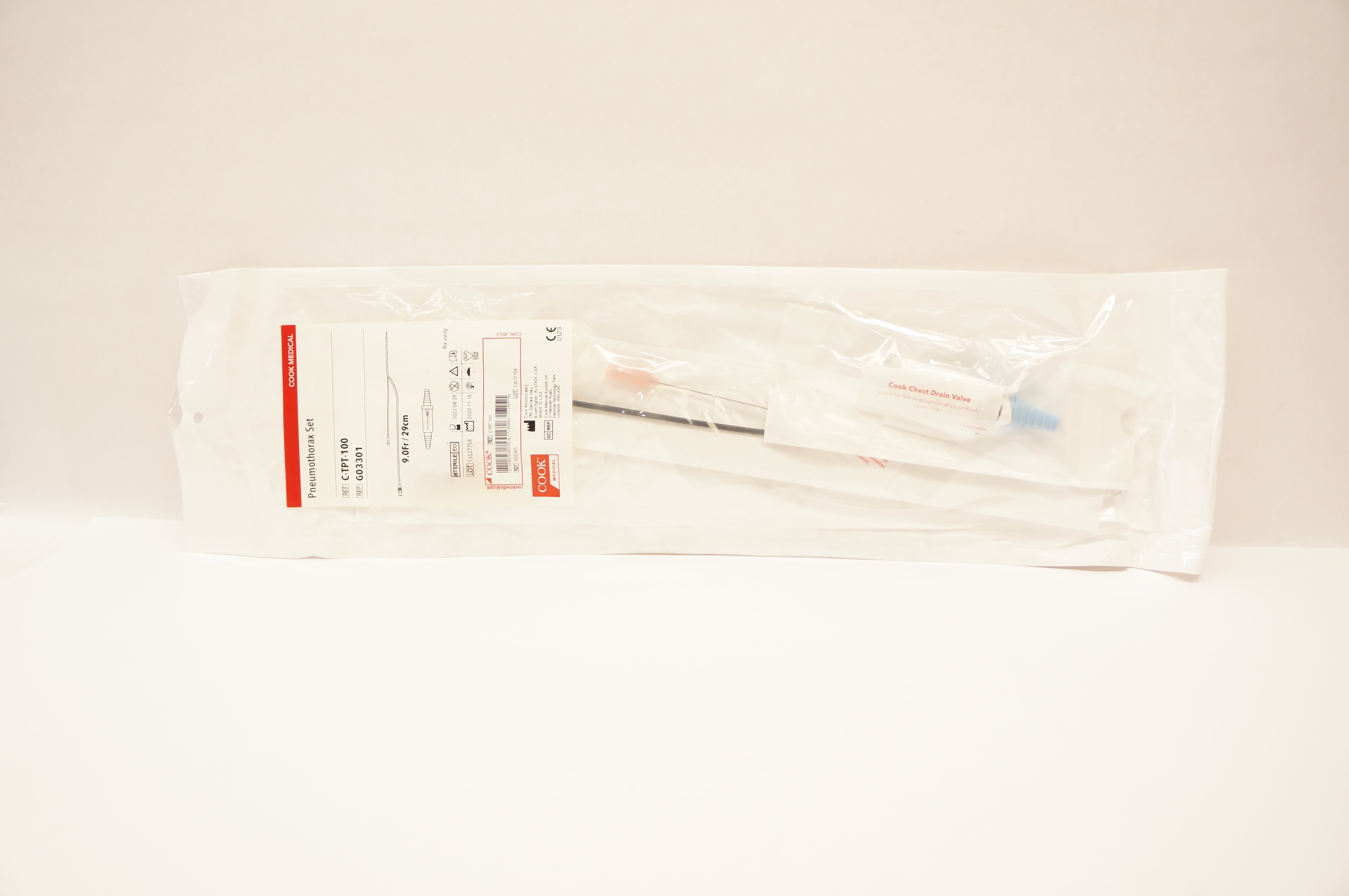 Cook Medical G03301 Pneumothorax Set 9.0Fr x 29cm (x)