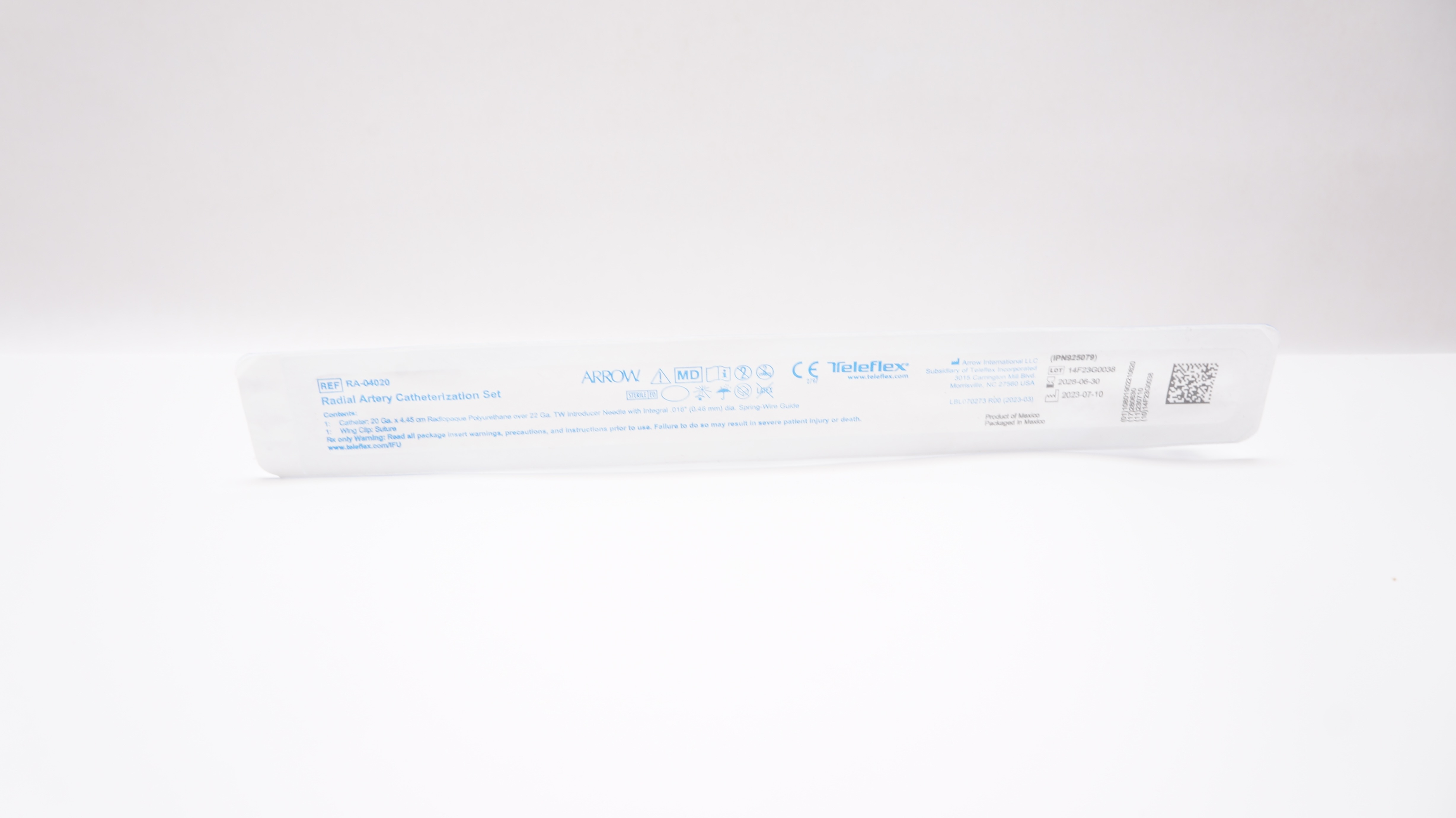 Arrow RA-04020 Radial Artery Catheterization Set 20Ga x 4.45cm