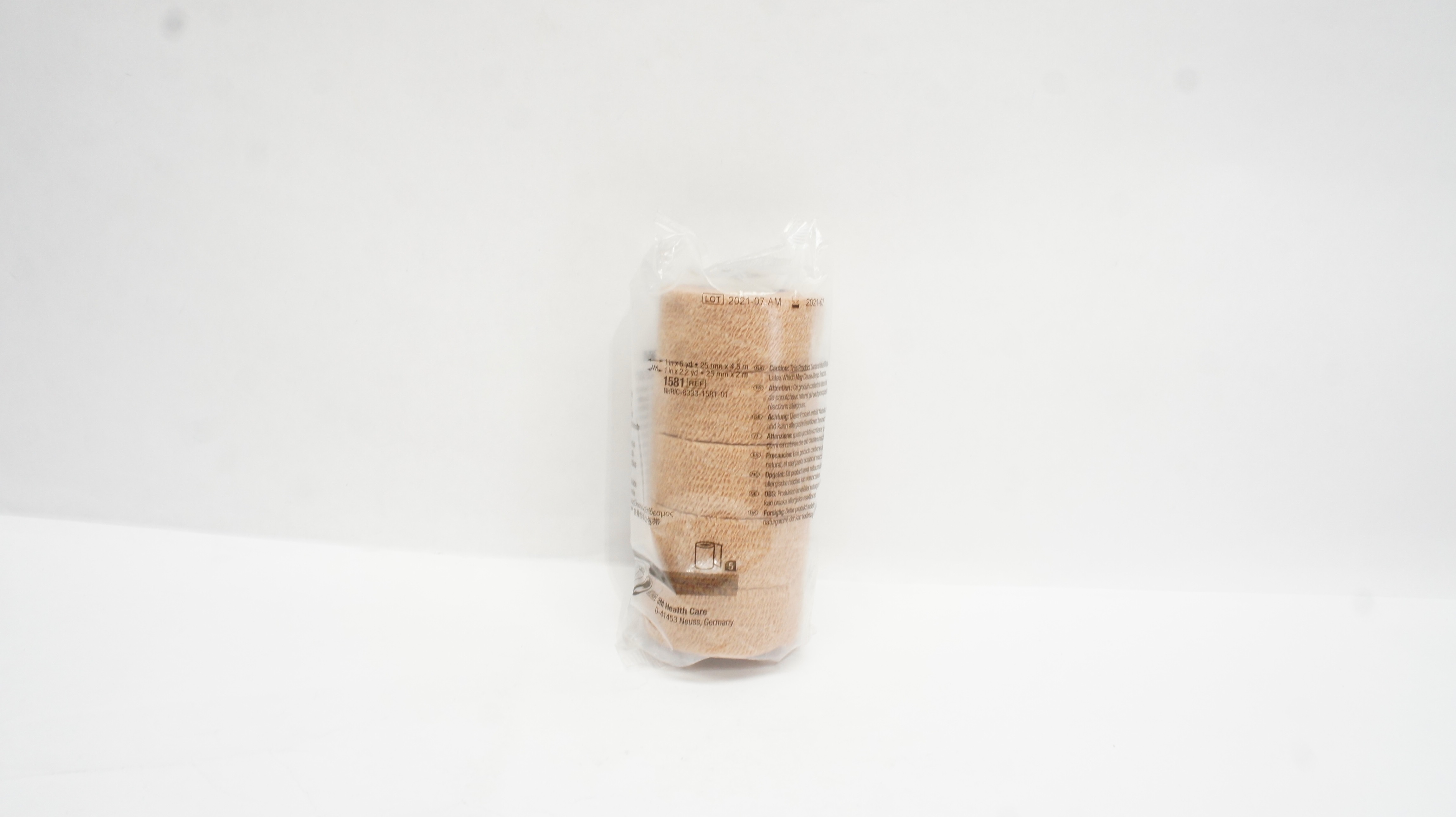 3M 1581 Self-Adherent Wrap, 1inch x 2.2yds 1inch x 5yd. (x) - Pack of 5