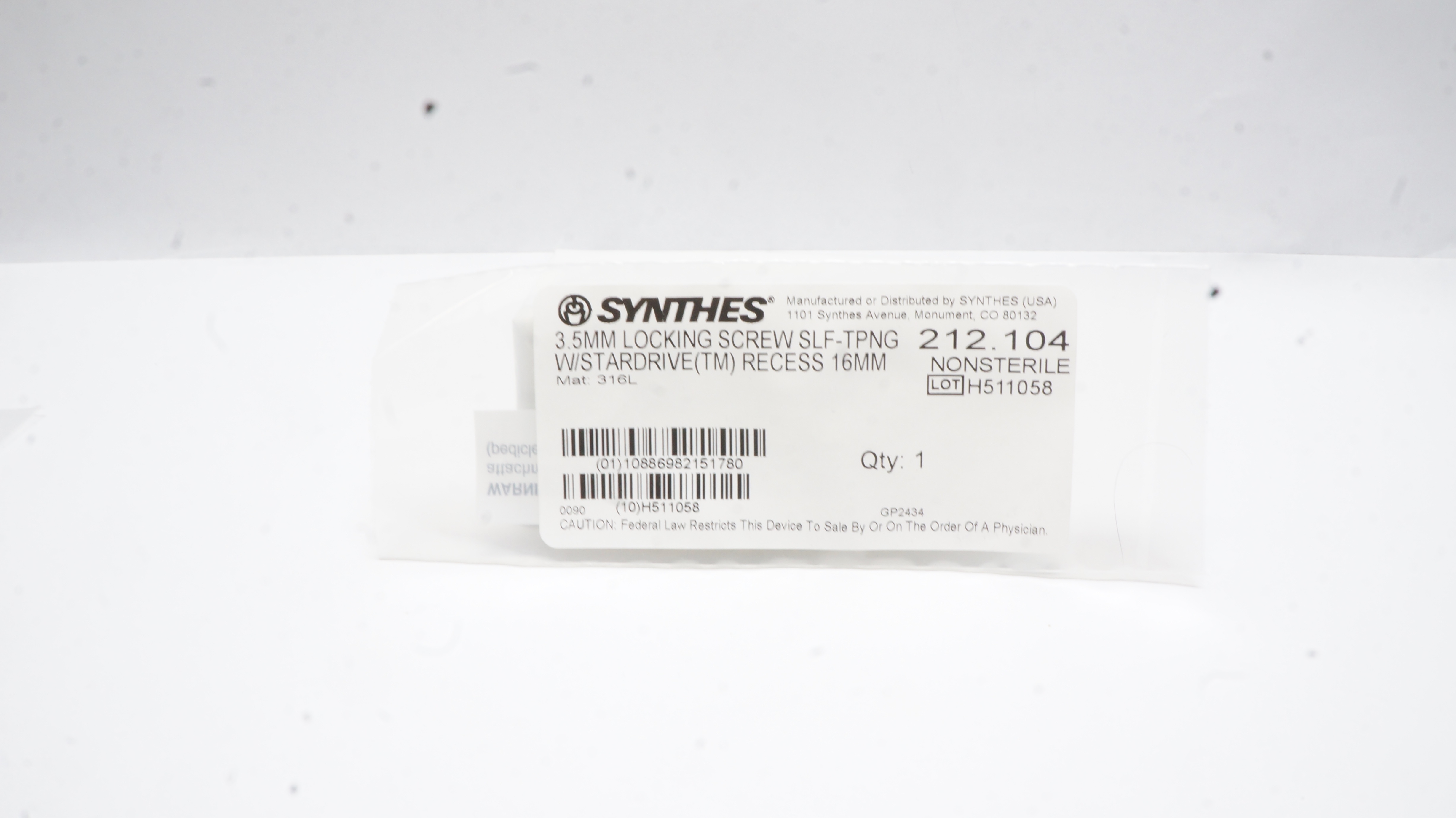 Synthes 212.104 3.5mm Locking Screw Self-Tapping W/Stardrive (TM) Recess 16mm