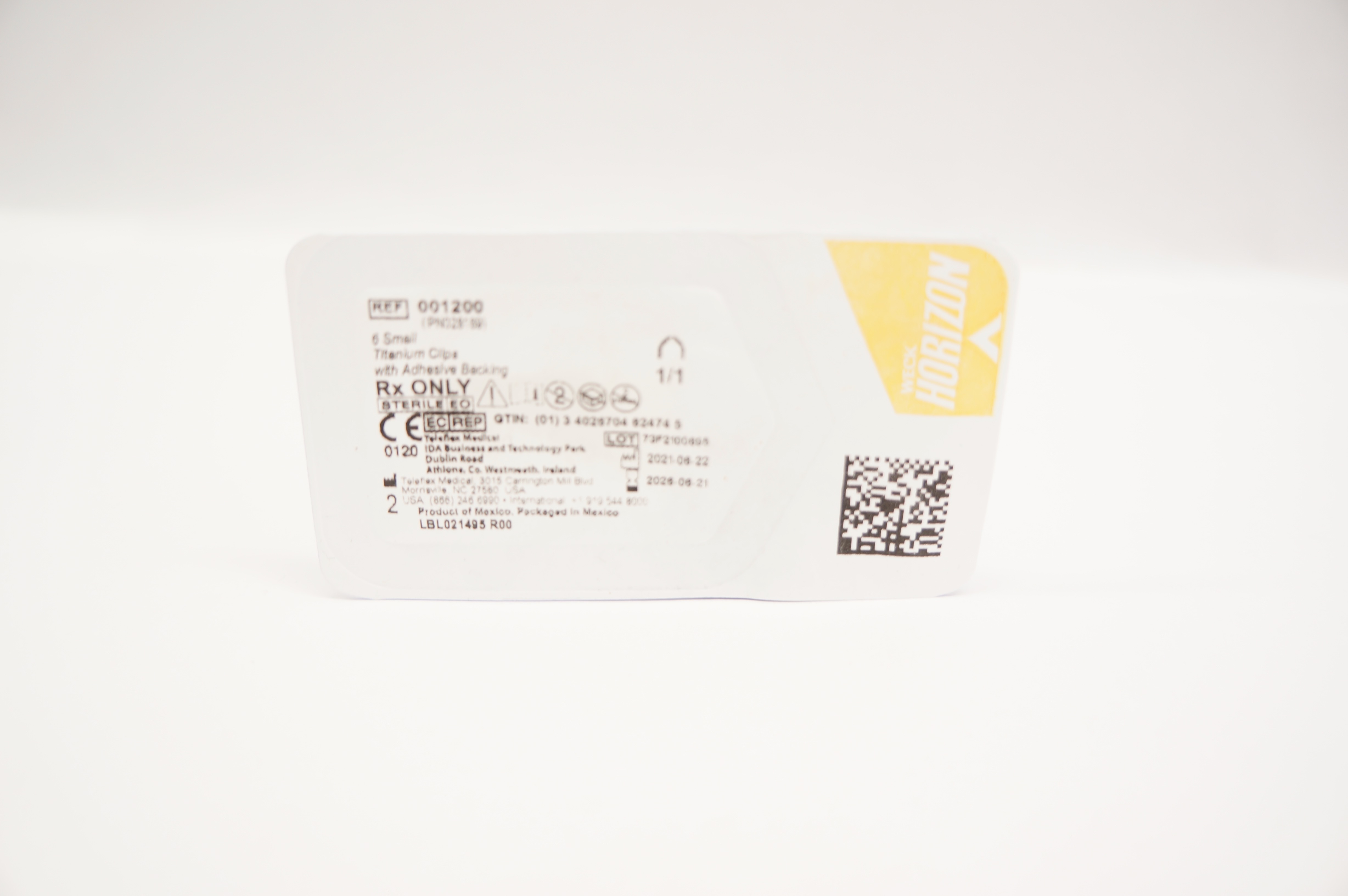 001200 Teleflex 001200 Weck Horizon 6 Small Titanium Clips with Adhesive Backing