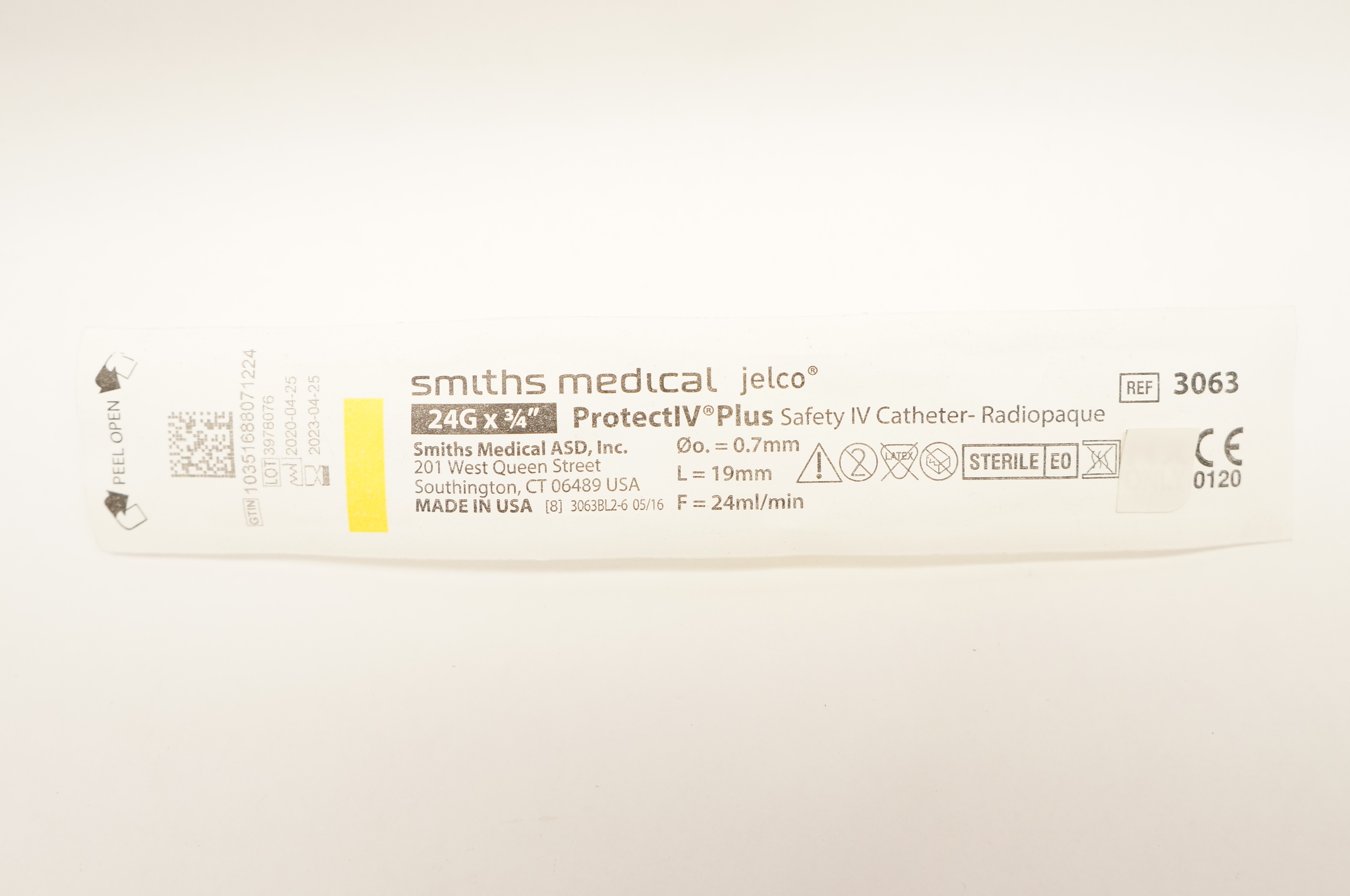 Smiths Medical 3063 Protect IV Plus Safety Cath. 24G x 3/4inch