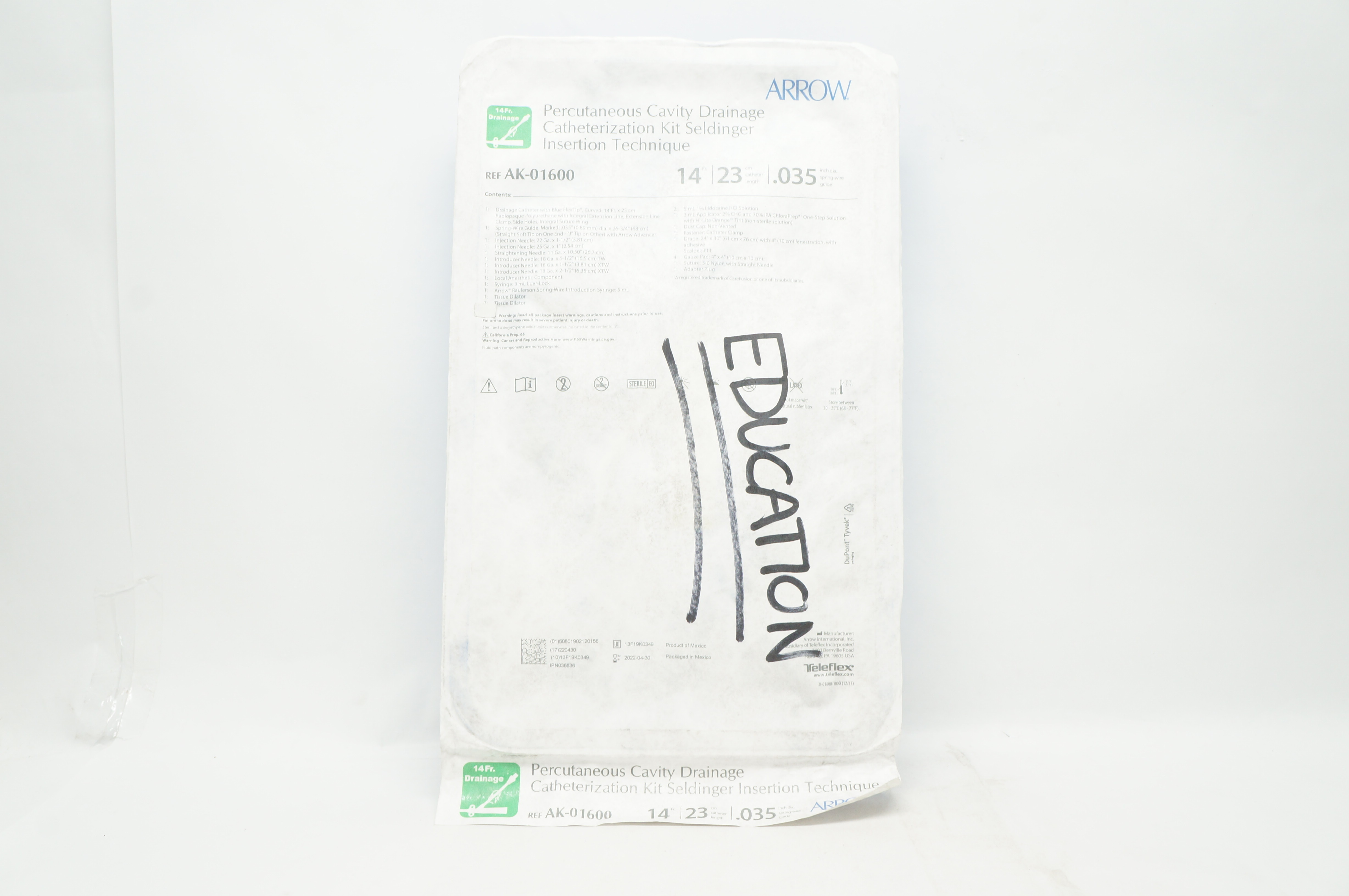 Arrow AK-01600 Percutaneous Cavity Drainage Catheterization Kit 14Fr x 23cm (x)