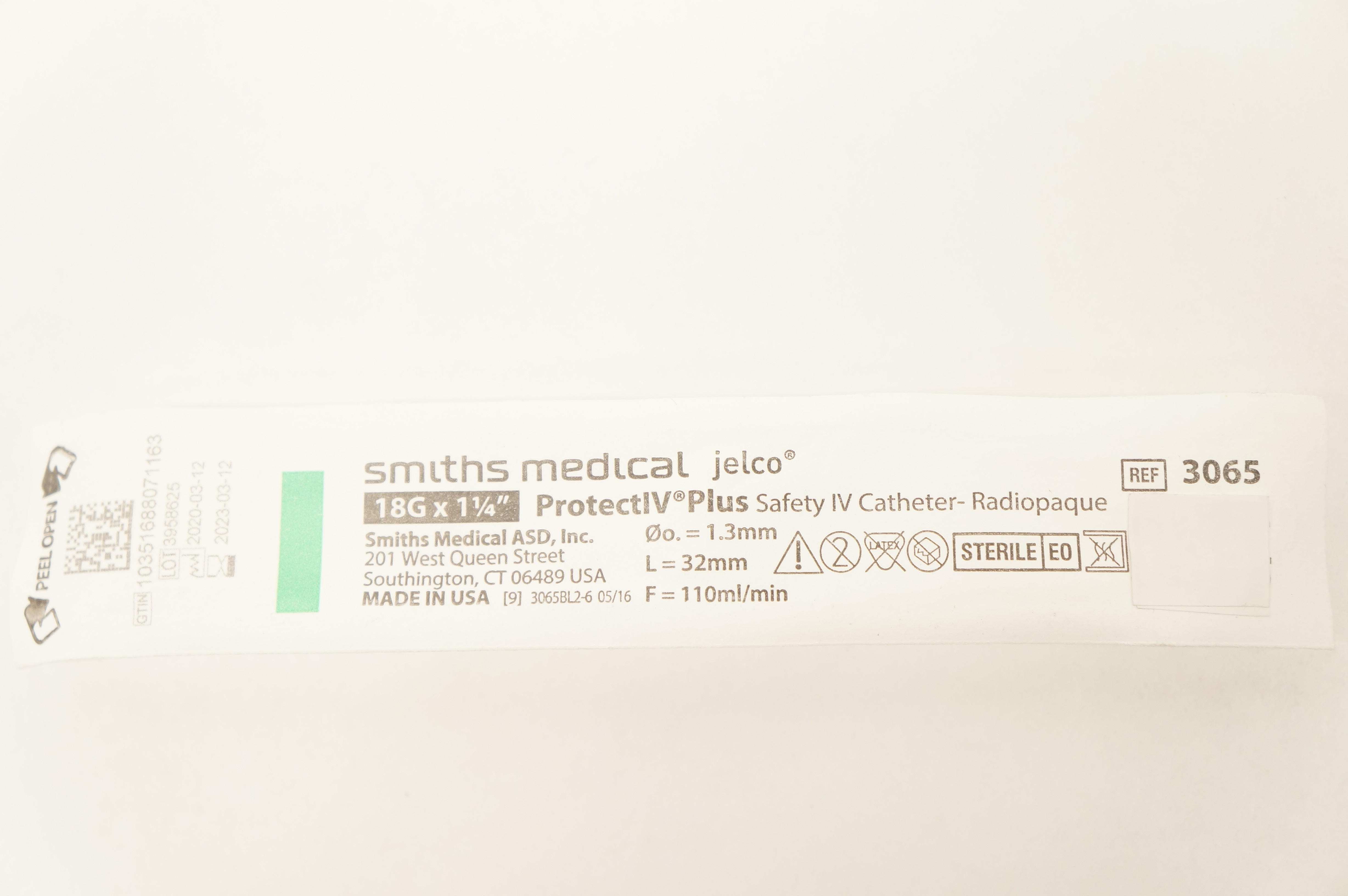 Smiths Medical 3065 ProtectIV Plus Safety IV Cath. 18G x 1-1/4inch