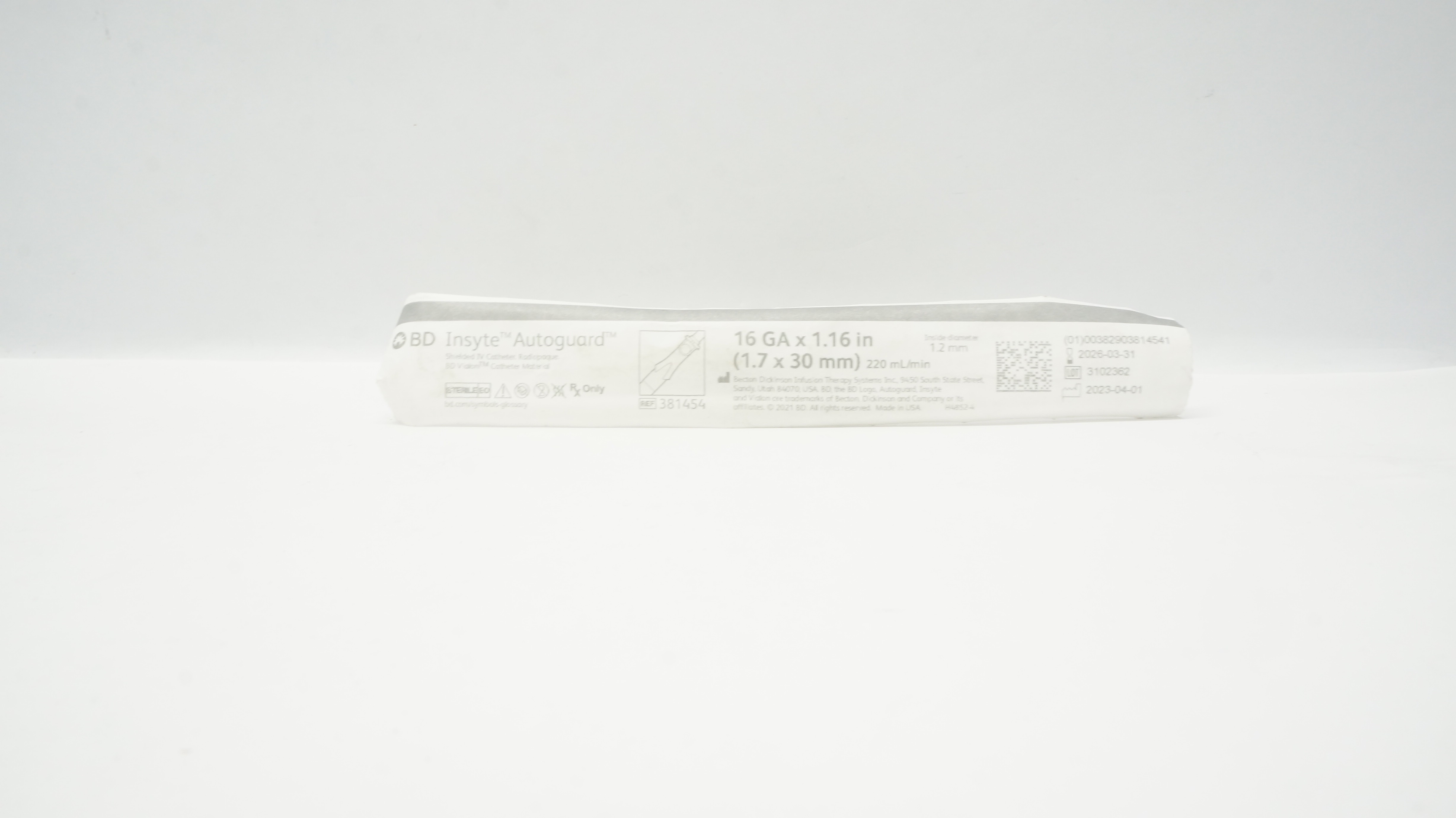 BD 381454 Inset Autoguard Shielded IV Cath. 16Ga x 1.16inch 220mL/min