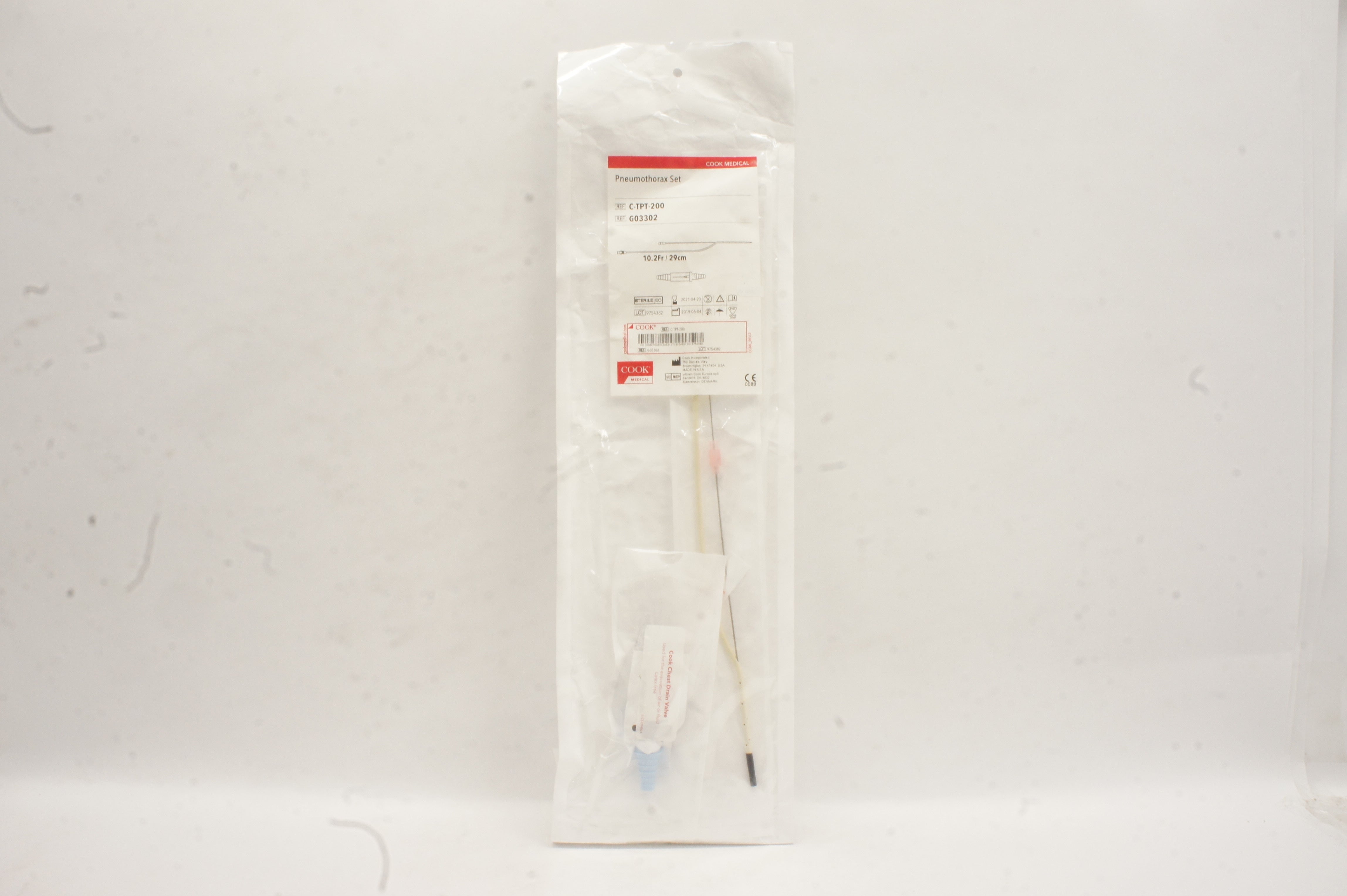 Cook Medical G03302 Pneumothorax Set 10.2Fr x 29cm (x)