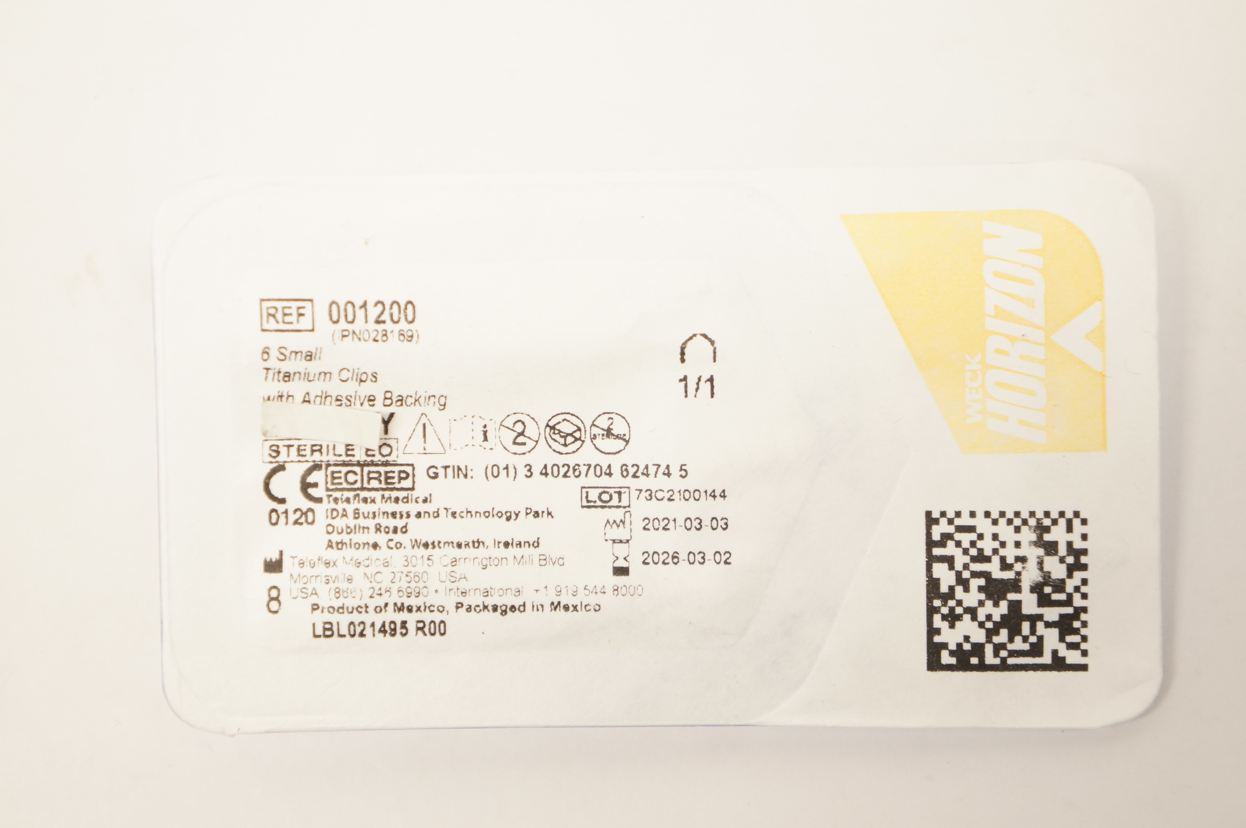 Teleflex 001200 Weck Horizon 6 Small Titanium Clips with Adhesive Backing