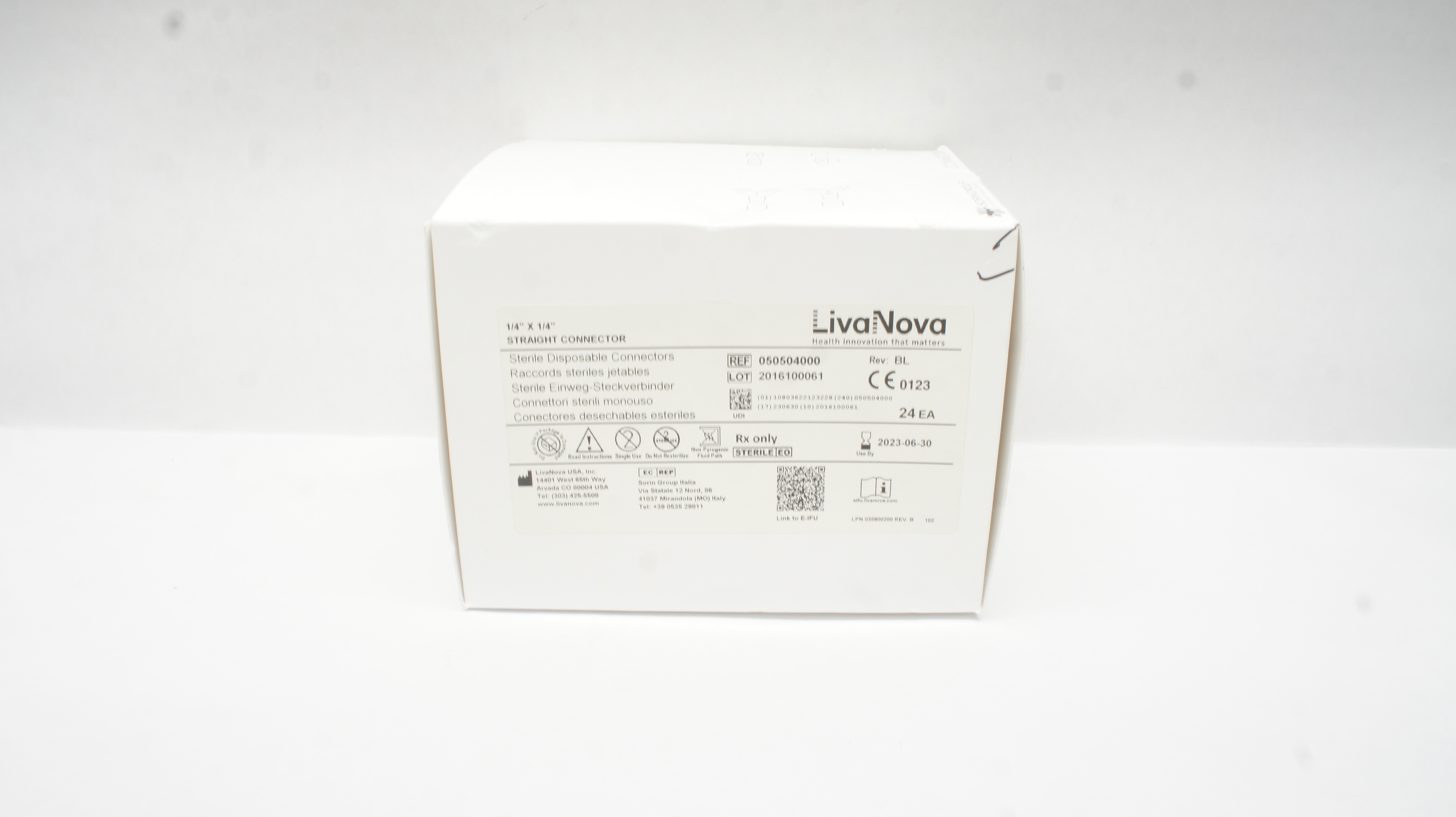 LivaNova 050504000 Straight Connector 1/4inch x 1/4inch (x) - Box of 24