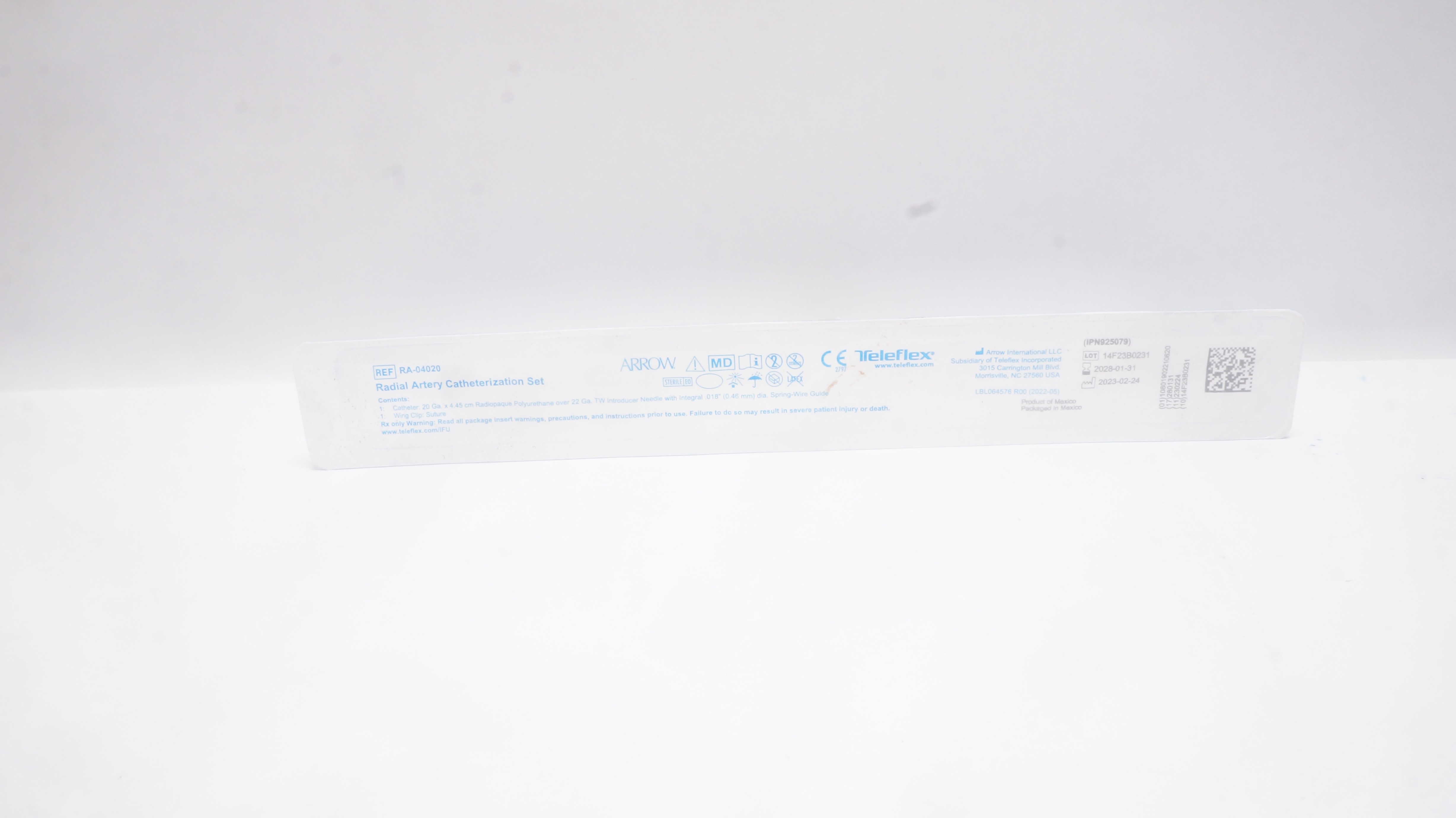 Arrow RA-04020 Radial Artery Catheterization Set 20Ga x 1 3/4inch
