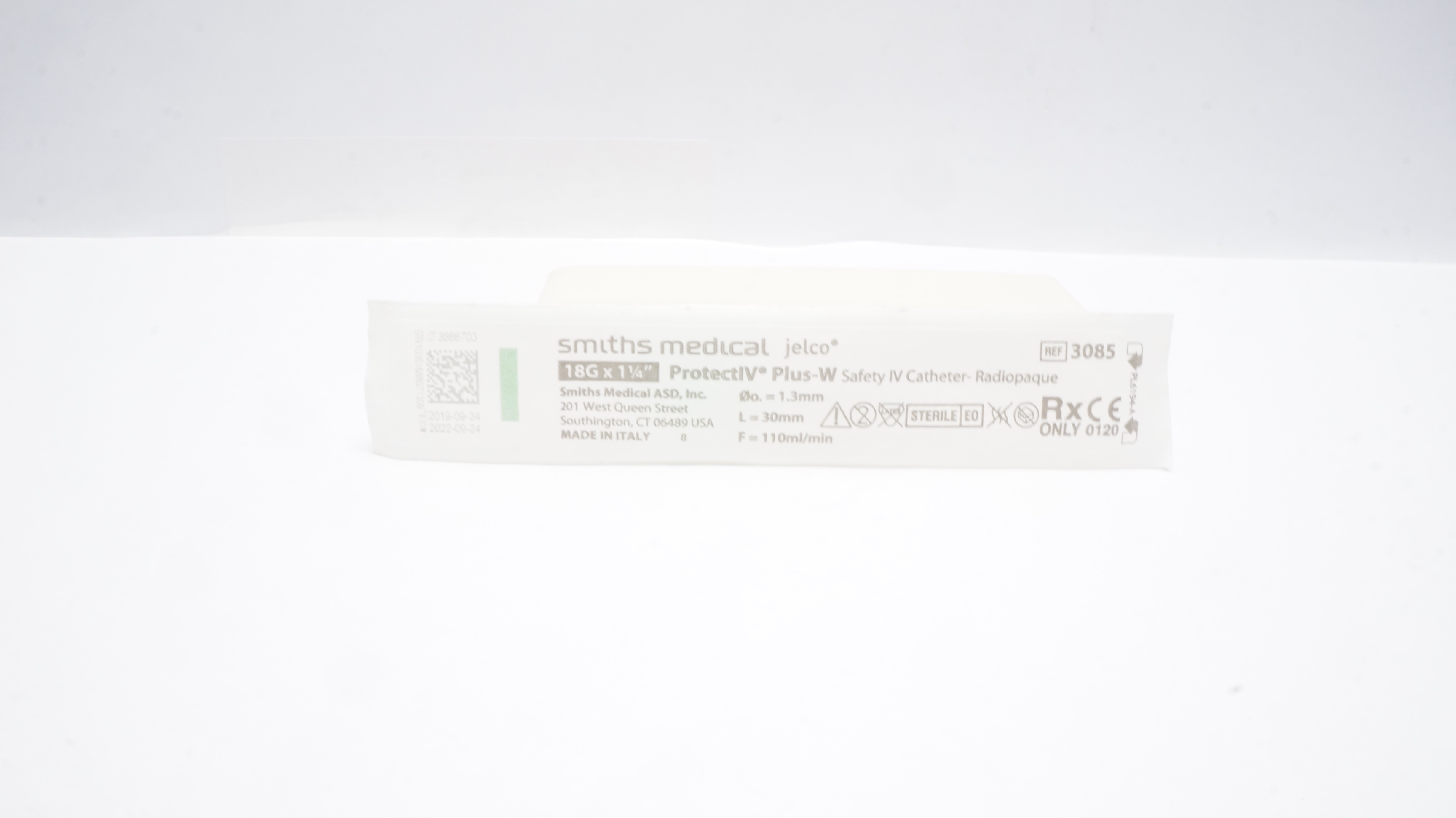 Smiths Medical 3085 ProtectIV Plus-W Safety Cath. Radiopaque 18G x 1-1/4inch (x)