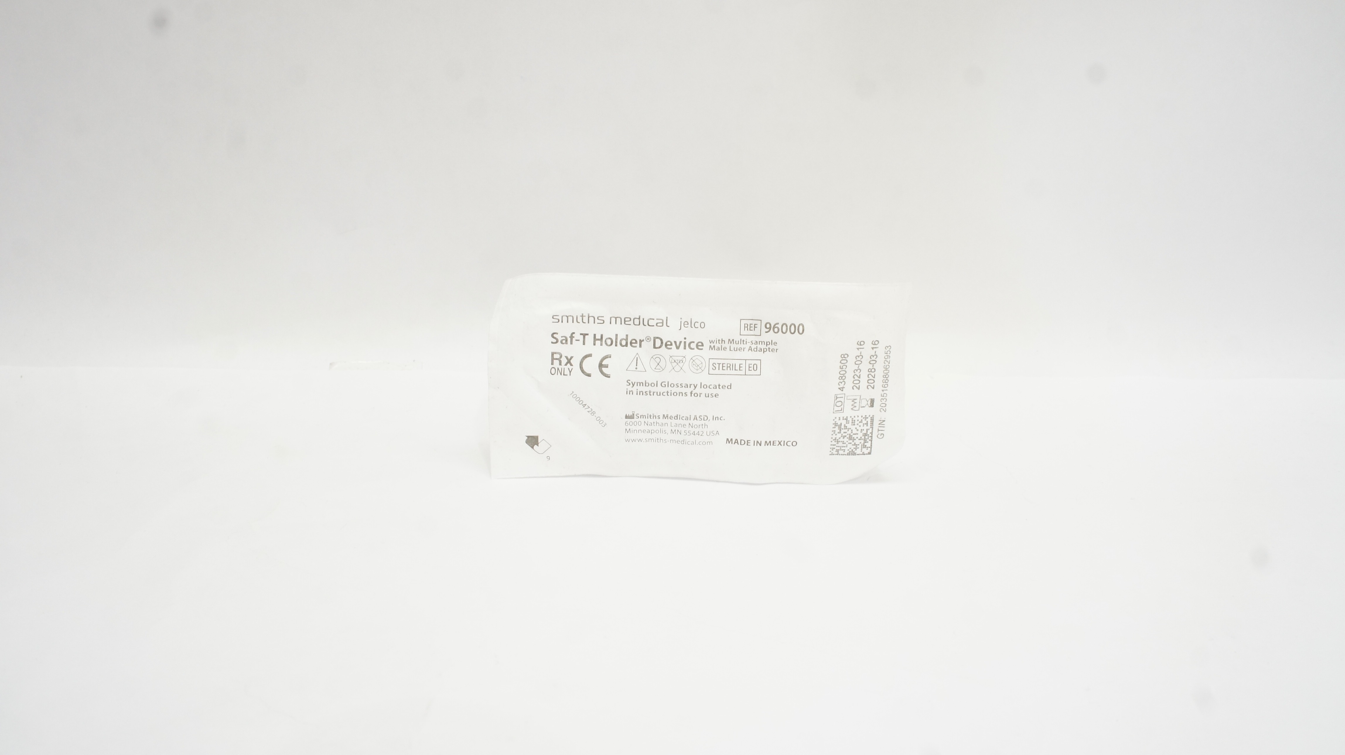 Smiths Medical 96002 Saf-T Holder with Female Luer Adapter