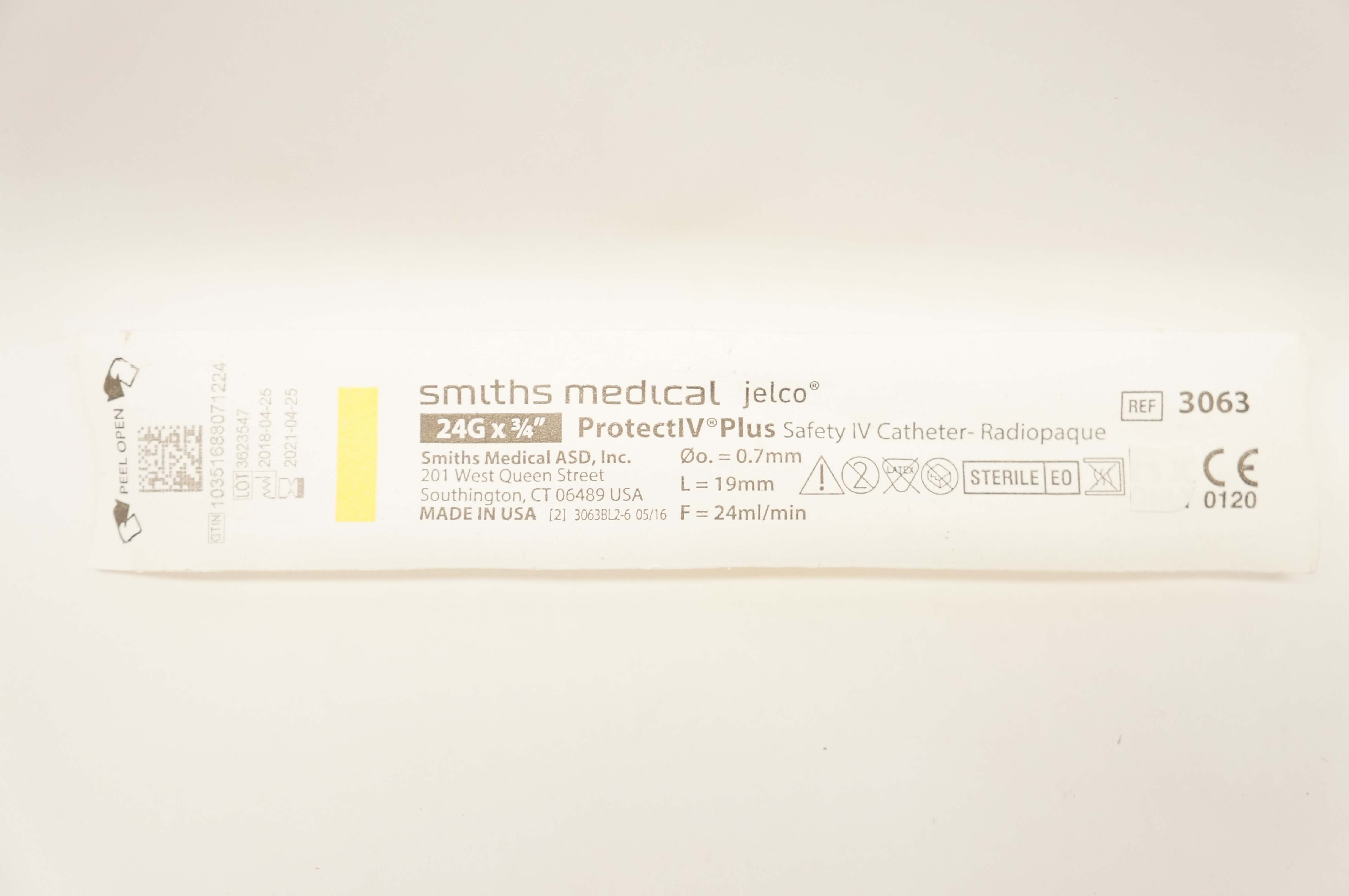 Smiths Medical 3063 Protect IV Plus Safety Cath. 24G x 3/4inch (x)