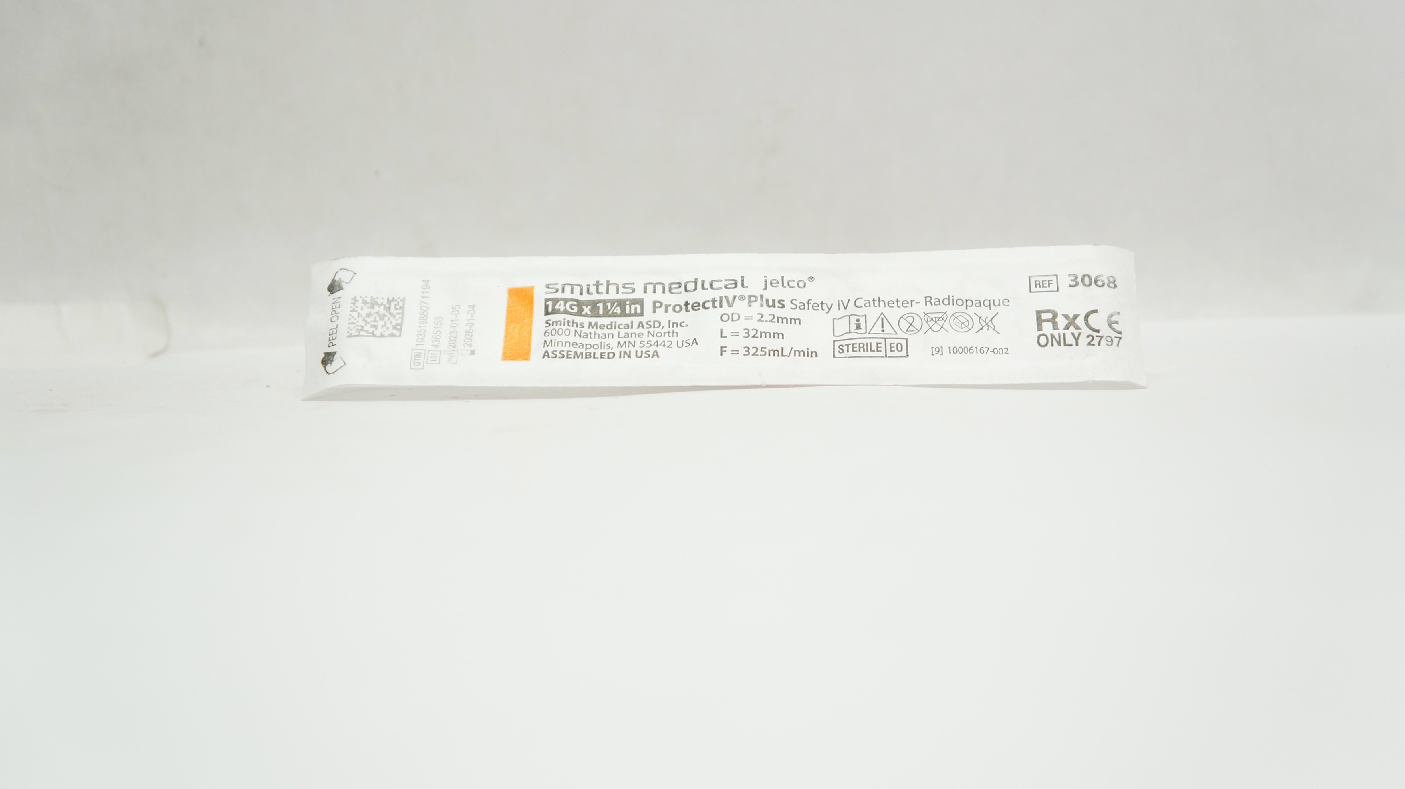 Smiths Medical 3068 ProtectIV Plus Safety Cath. Radiopaque 14G x 1-1/4inch