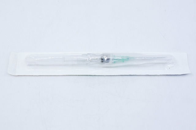 BD 381444 Insyte Autoguard Shielded I.V. Cath. 18Ga x 1.16inch, 105ml (x)