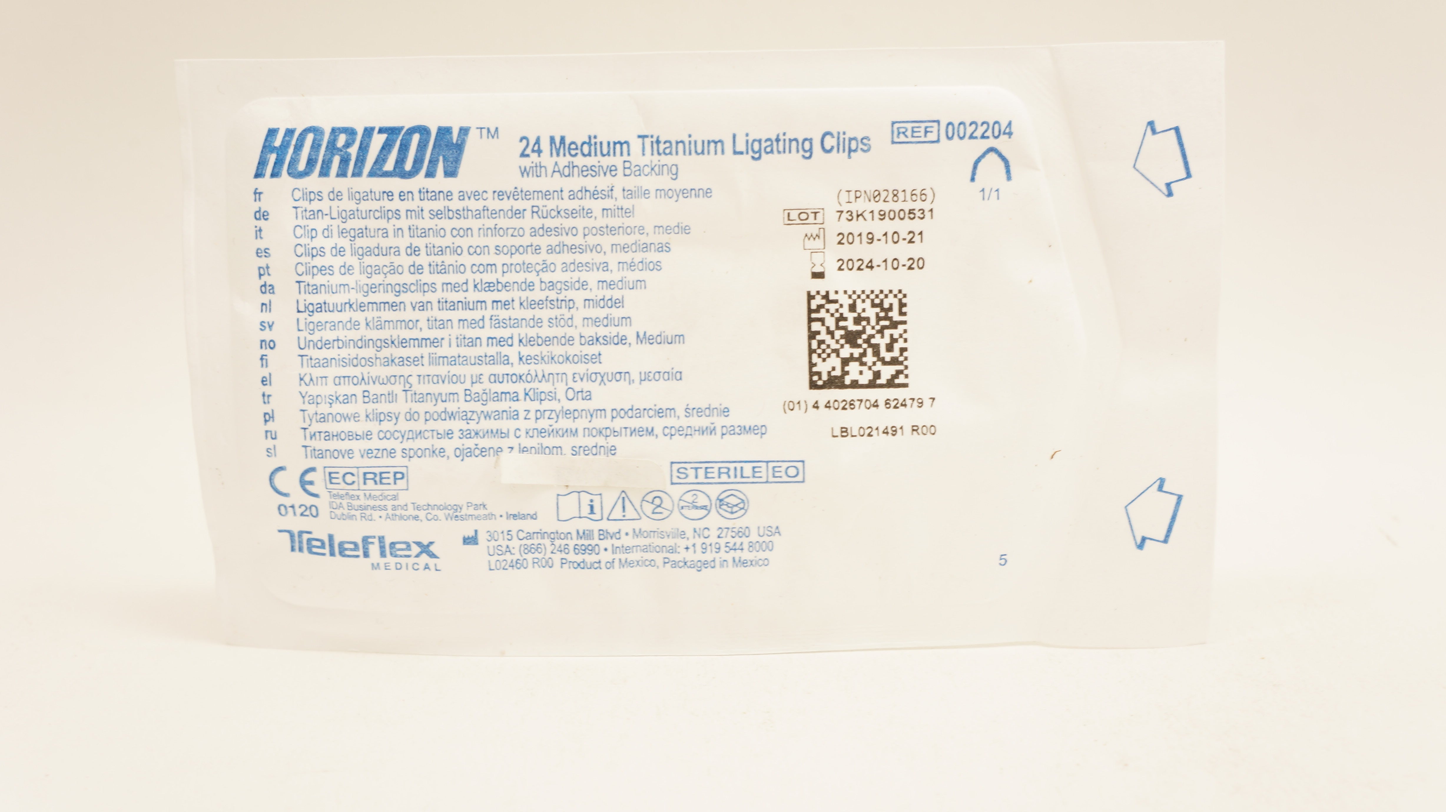 Teleflex 002204 Medium Titanium Ligating Clips Adhesive Backing - Pack of 24