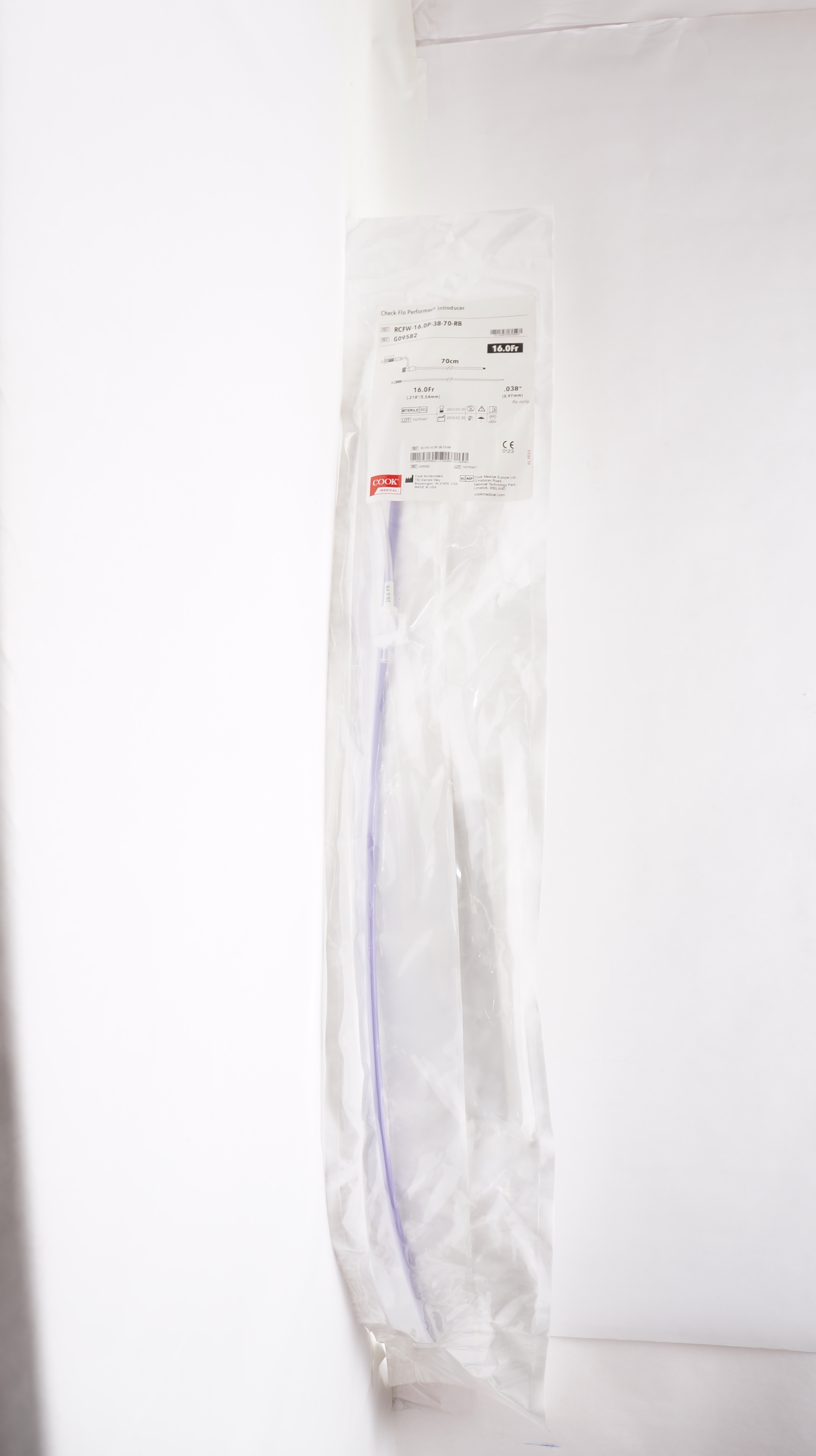 Cook Medical G09582 Check-Flo Performer Introducer 16.0Fr x 70cm x 0.038in. (x)