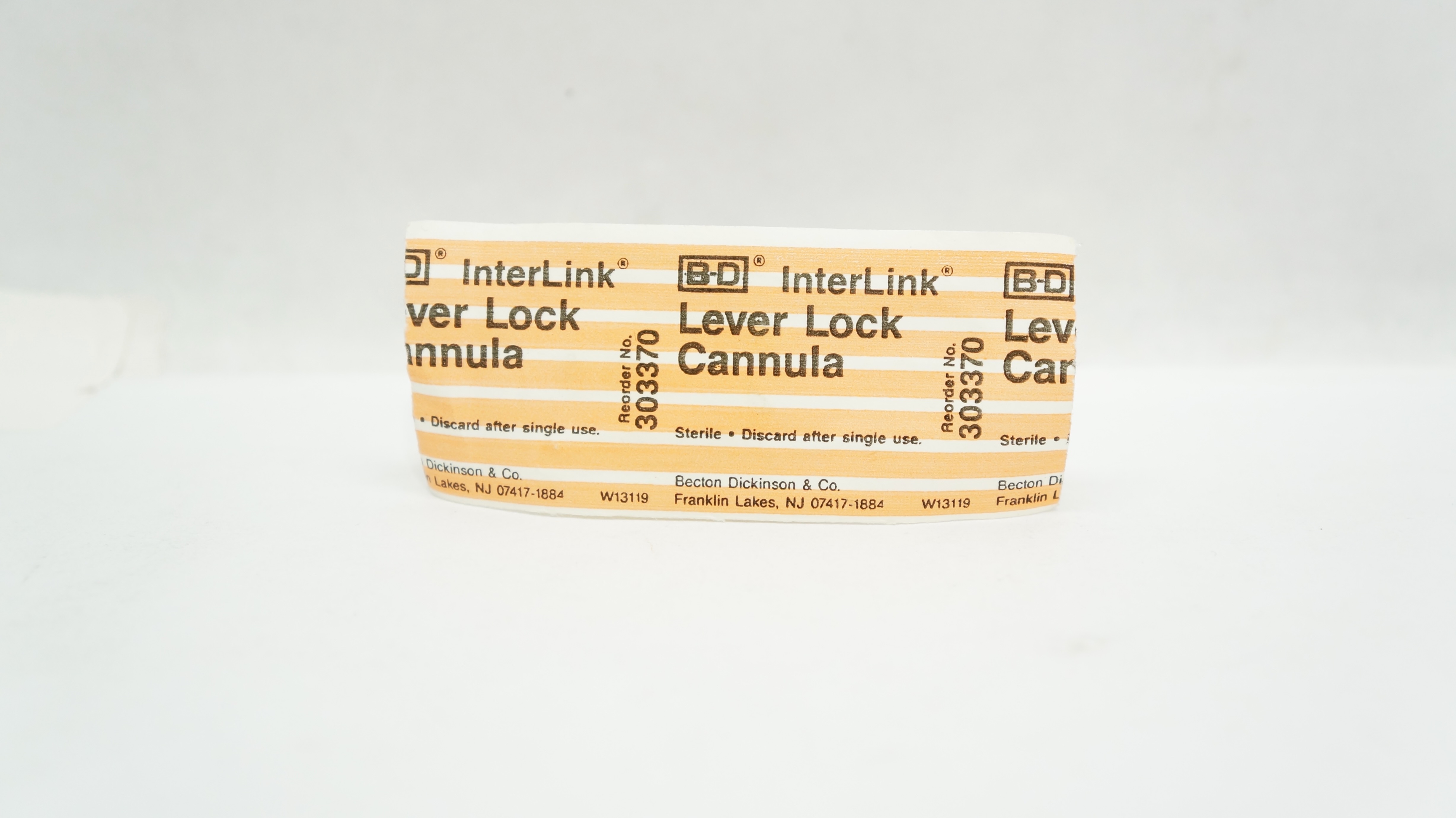 BD 303370 Lever Lock Cannula