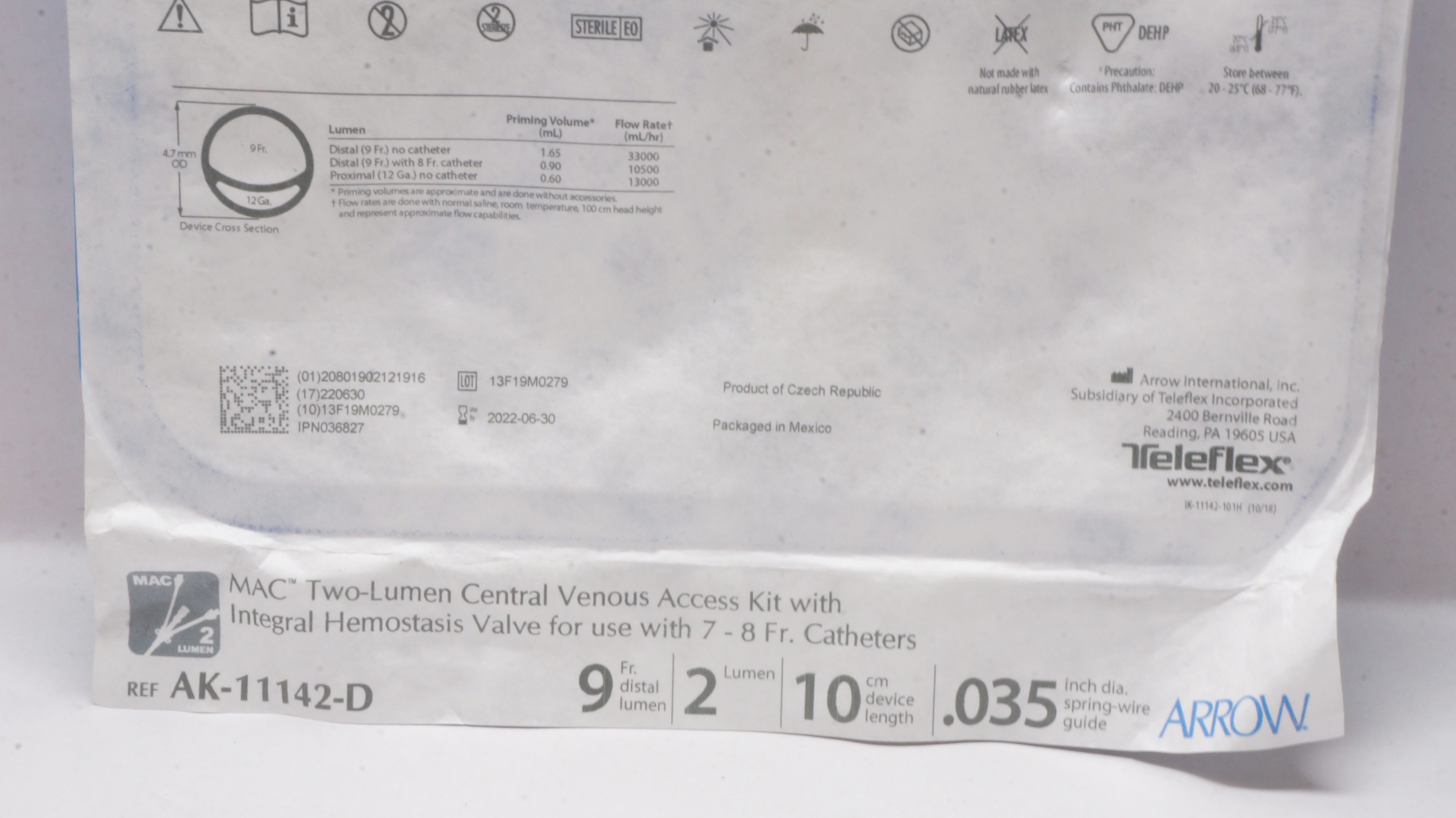 msk2021kページ Arrow AK-11142-D MAC Two-Lumen Central Venous Access Kit 9Fr x