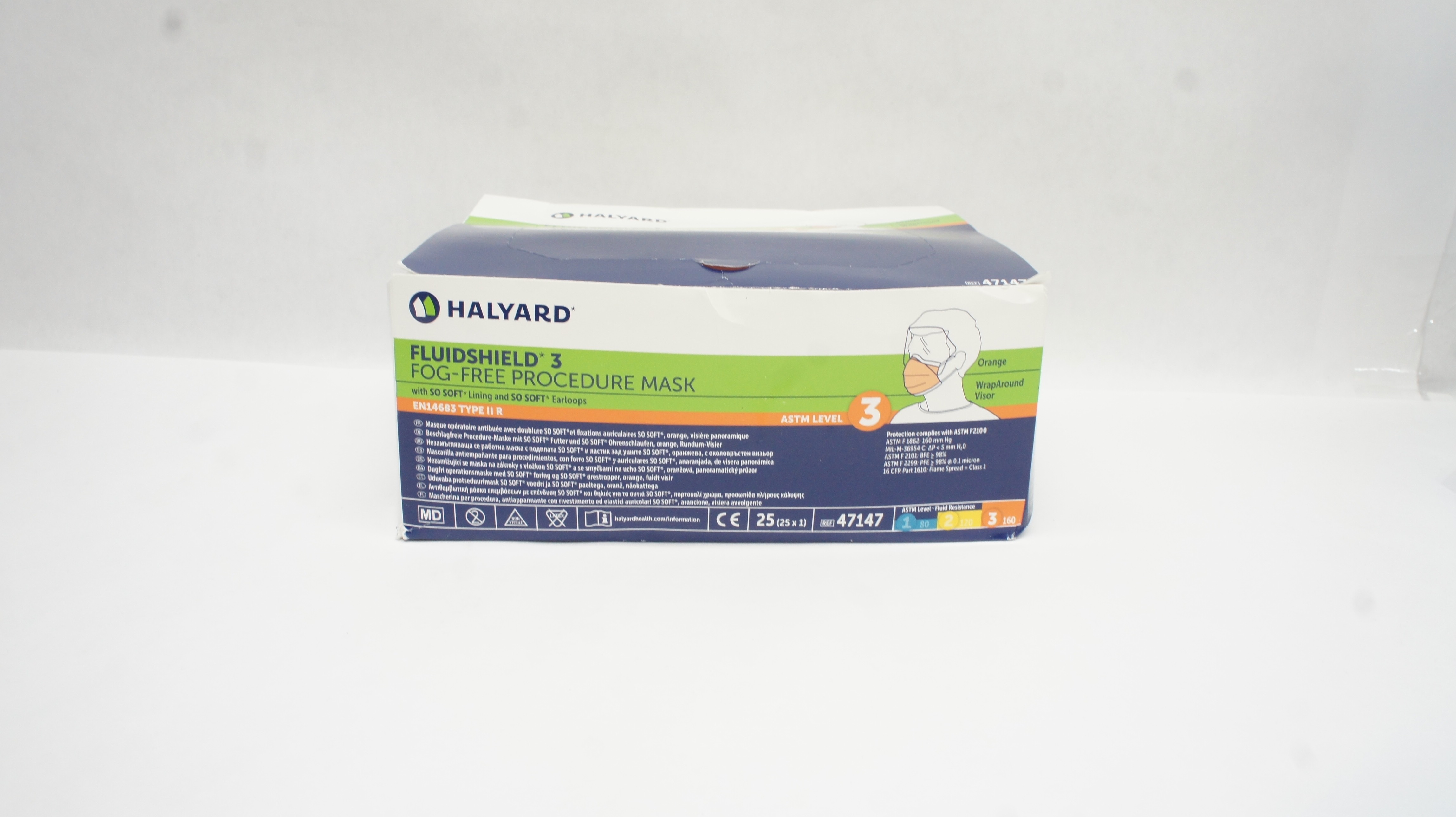 Halyard 47147 FLUIDSHIELD Level 3 Fog-Free Procedure Mask - Box of 25