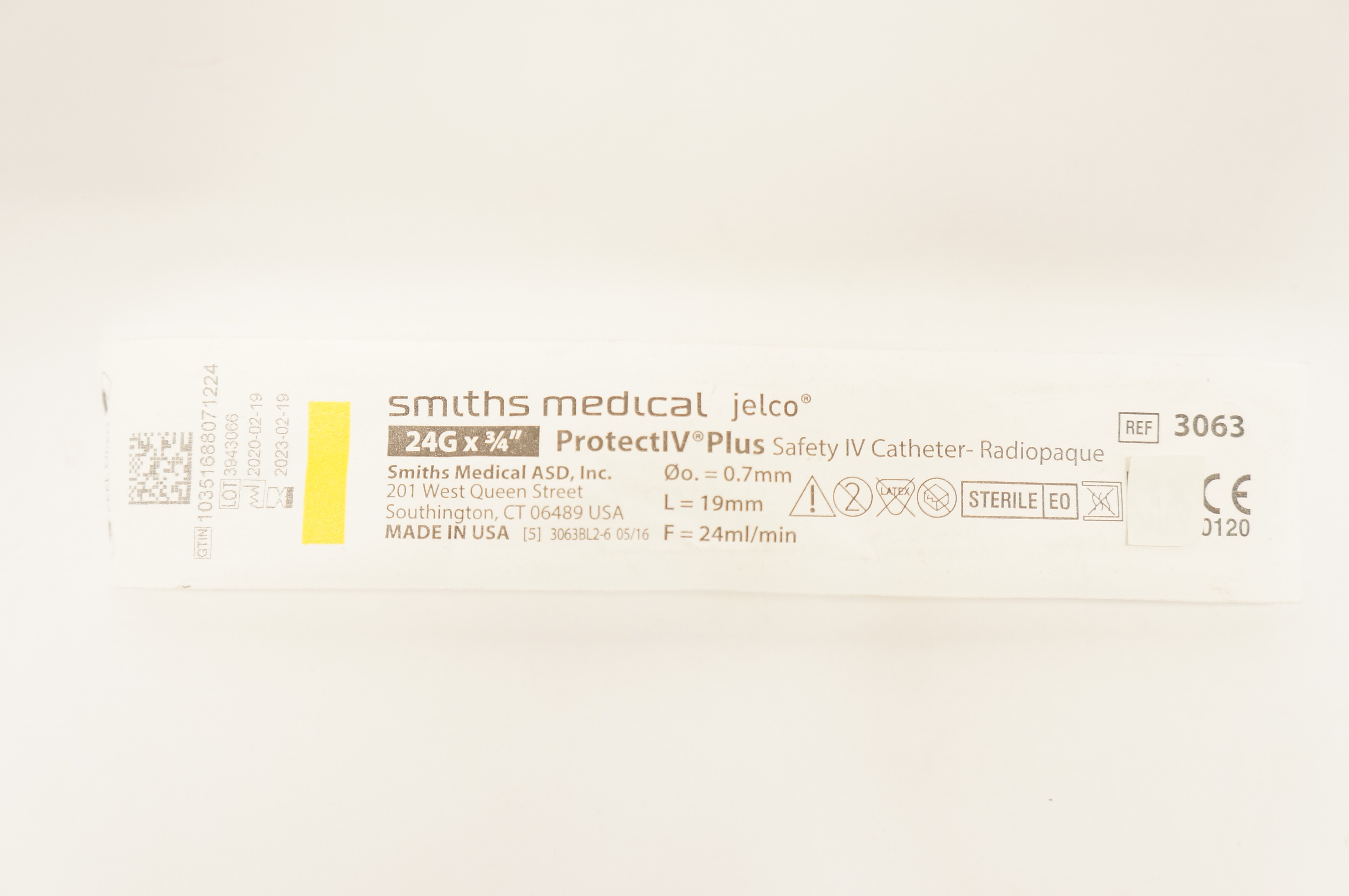 Smiths Medical 3063 Protect IV Plus Safety Cath. 24G x 3/4inch