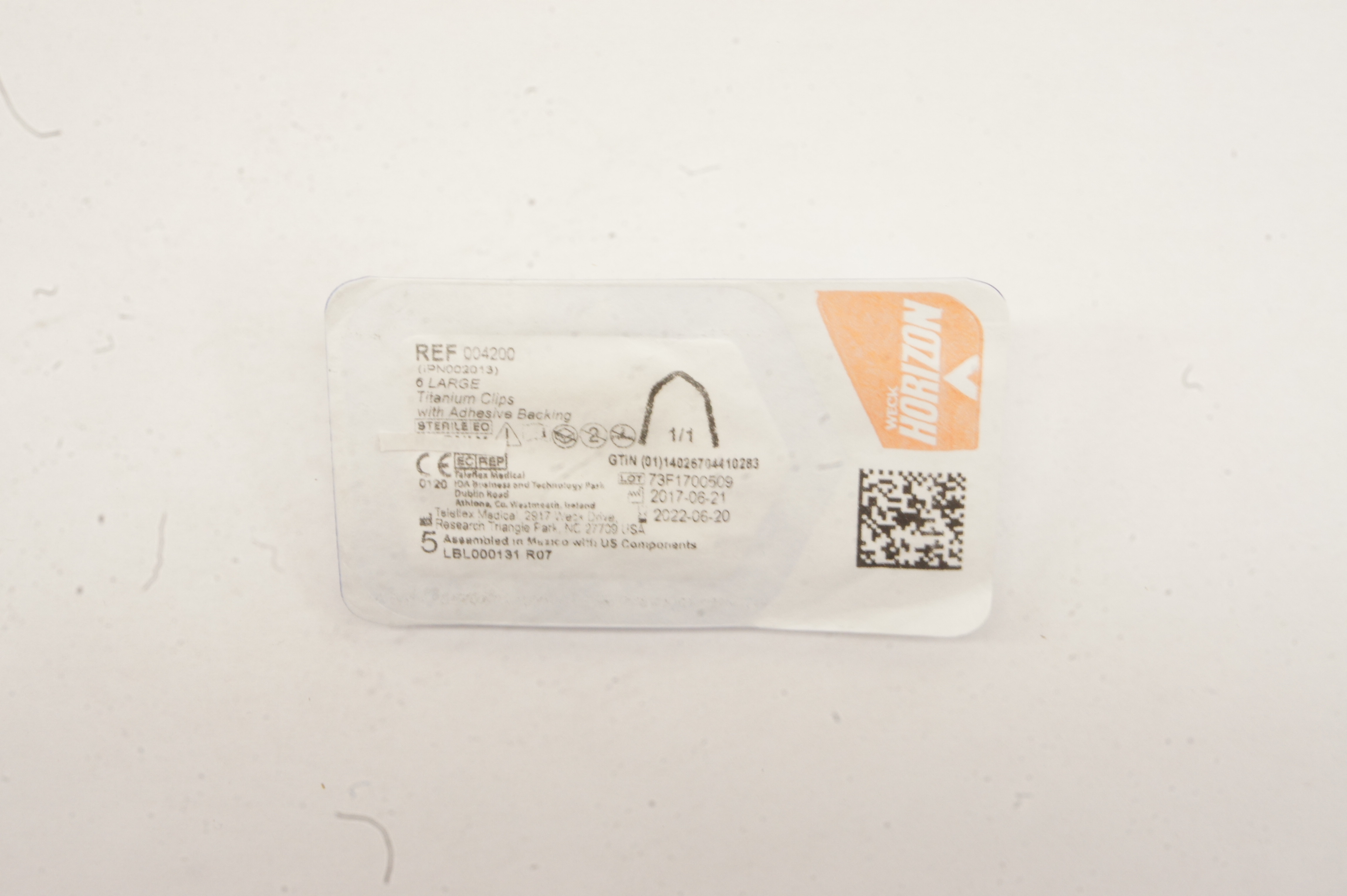 Weck Horizon 004200 Teleflex 6 Large Titanium Clips with Adhesive Backing 1/1