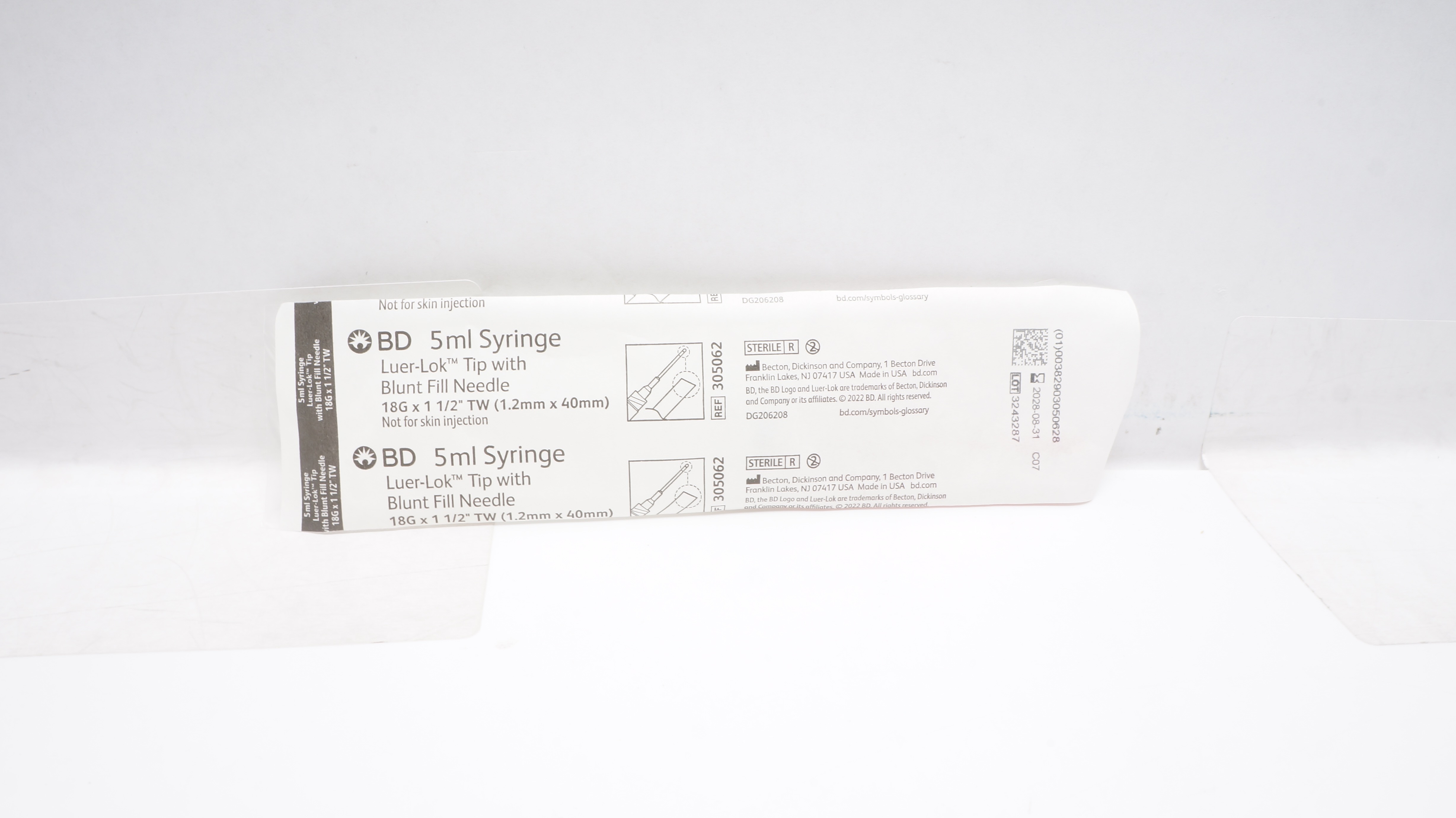 BD 305062 Syringe LuerLock Tip 5ml with Blunt Fill Ndle 18G x 1 1/2inch