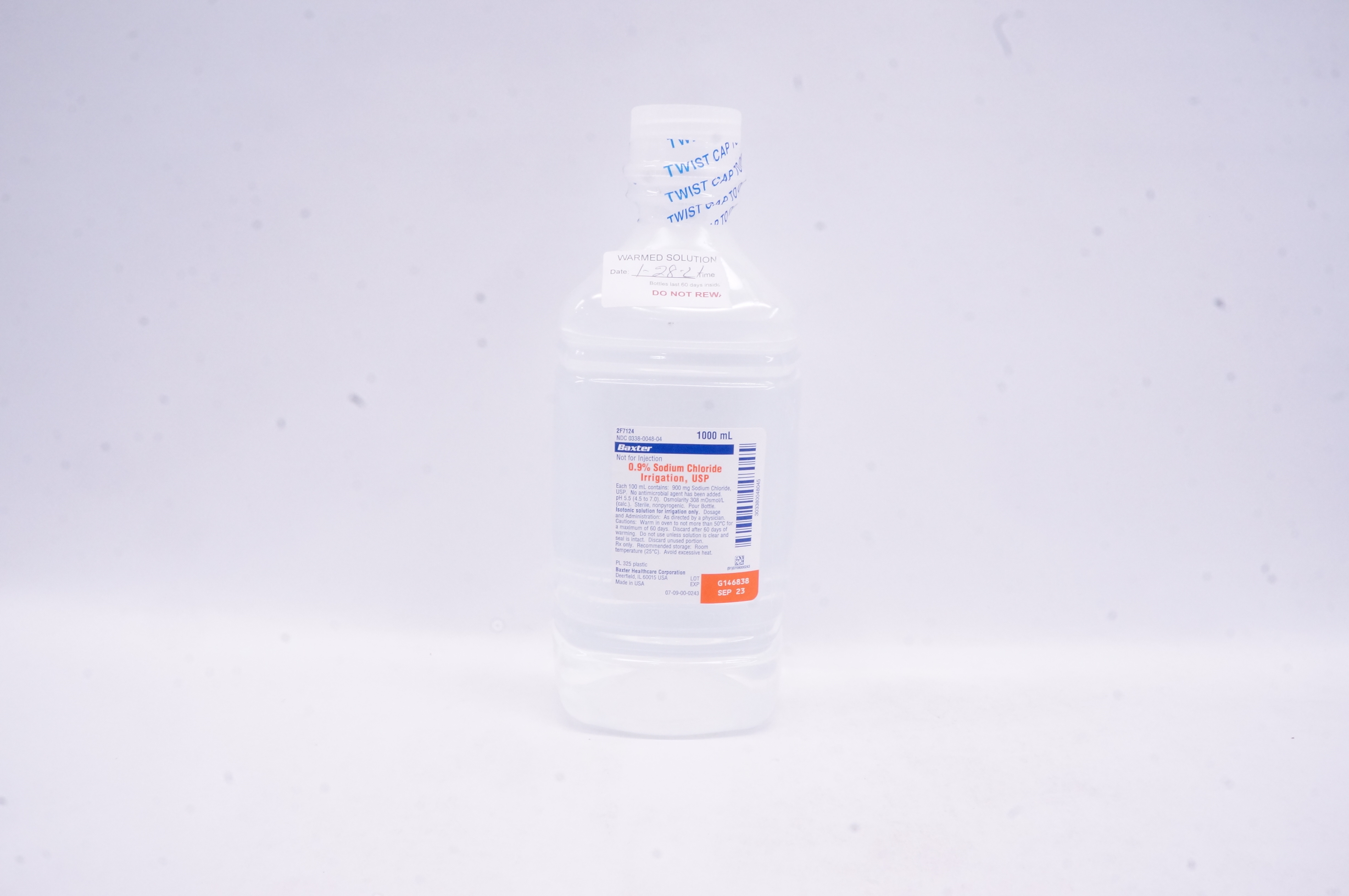 Baxter 2F7124 0.9% Sodium Chloride Irrigation USP 1000 mL Bottle