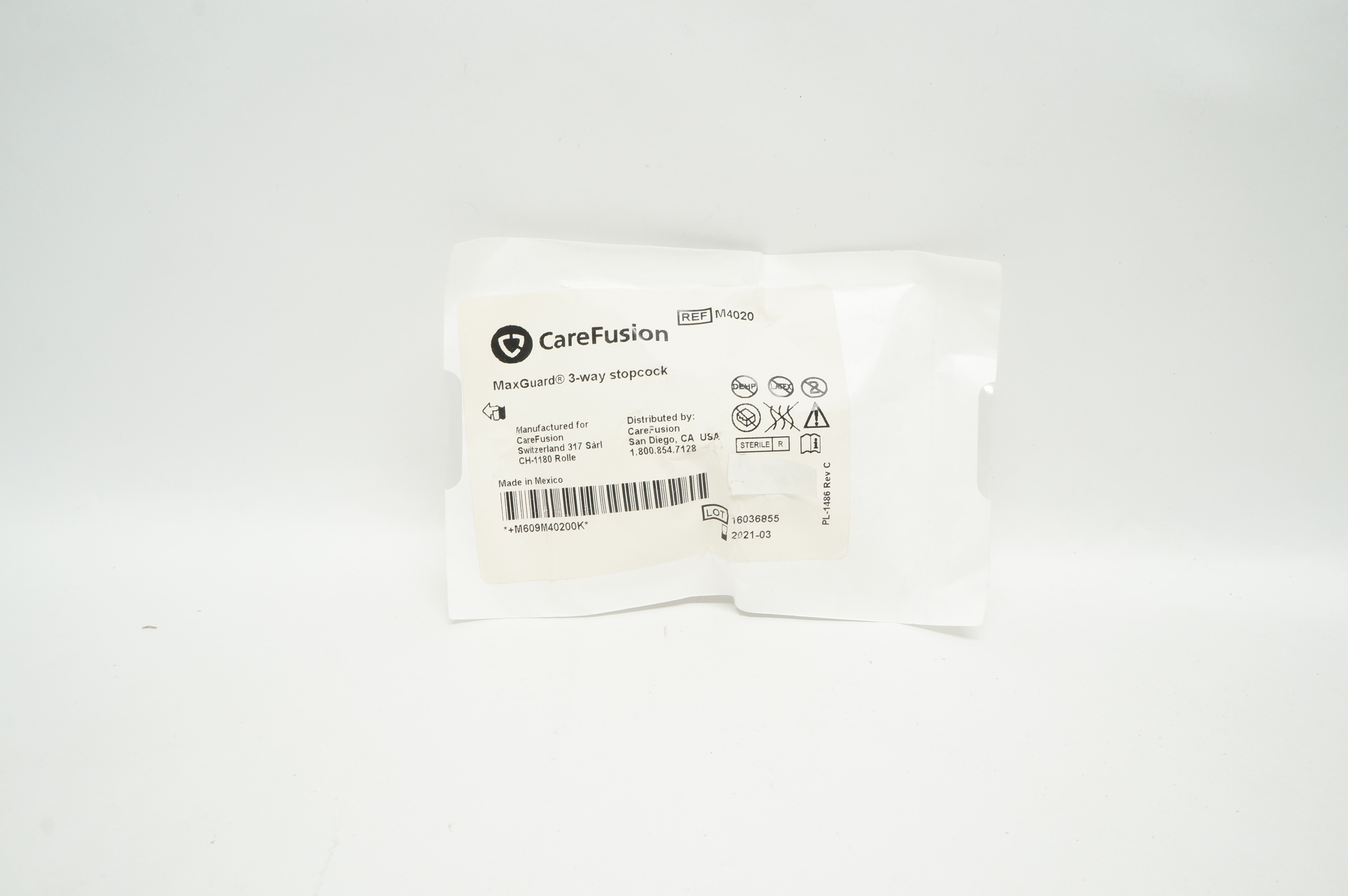 CareFusion M4020 MaxGuard 3-Way Stopcock (x)