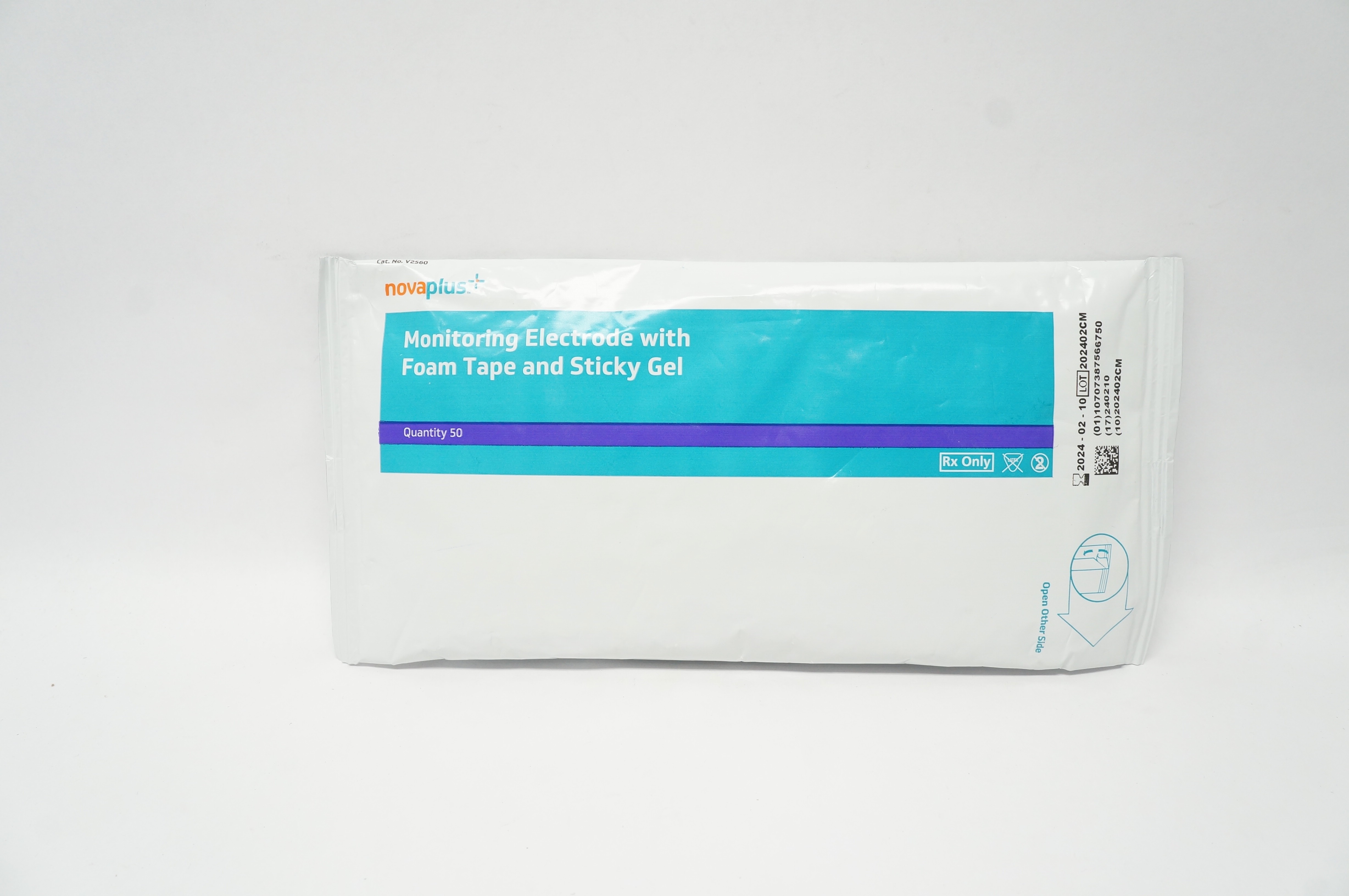 3M V2560 Novaplus Monitoring Electrode w/Foam Tape and Sticky Gel - Pack of 50
