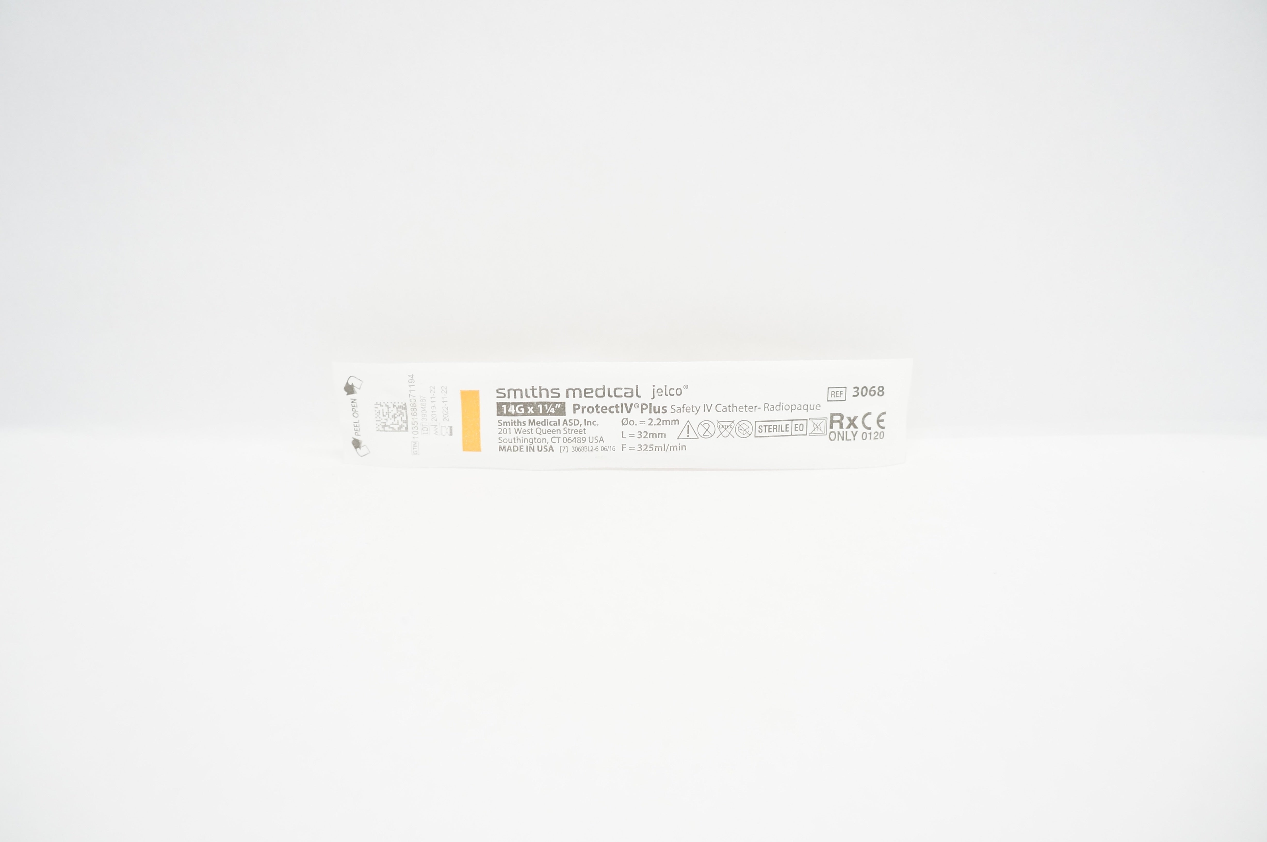 Smiths Medical 3068 ProtectIV Plus Safety Cath. 14G x 1-1/4inch
