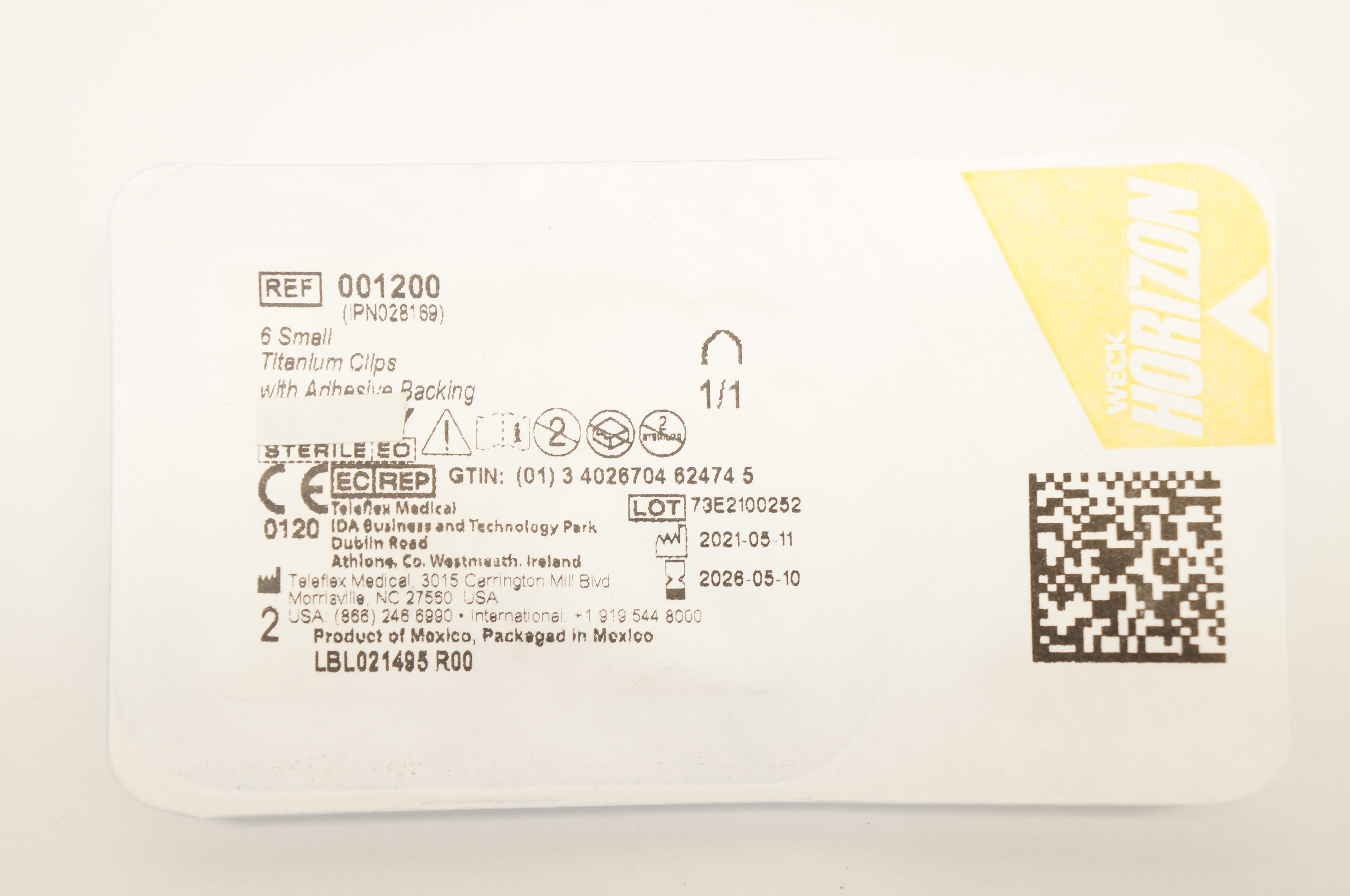 Teleflex 001200 Weck Horizon 6 Small Titanium Clips with Adhesive Backing 1/1