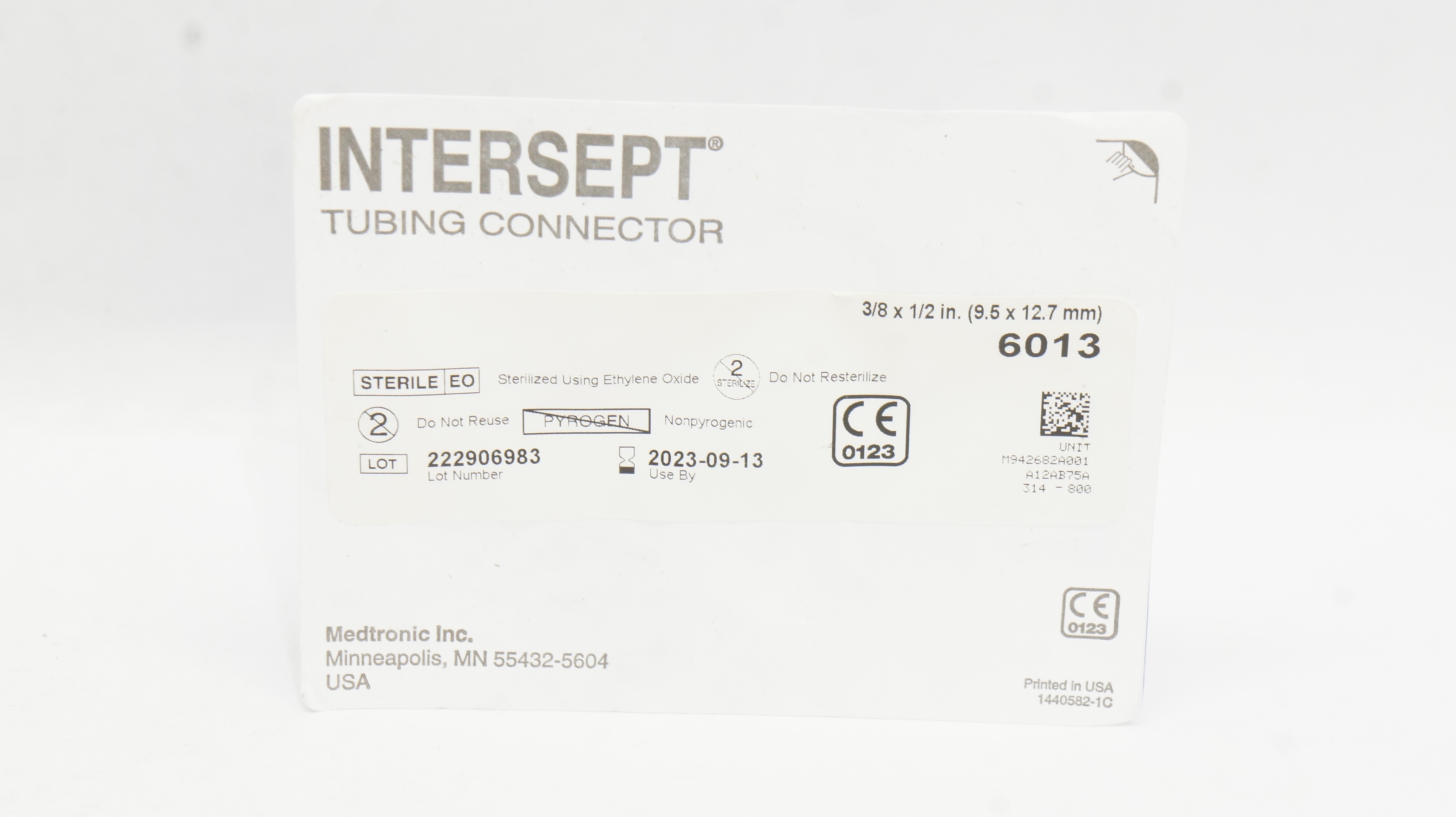 Medtronic 6013 Intersept Tubing Connector 3/8 x 1/2inch (x)