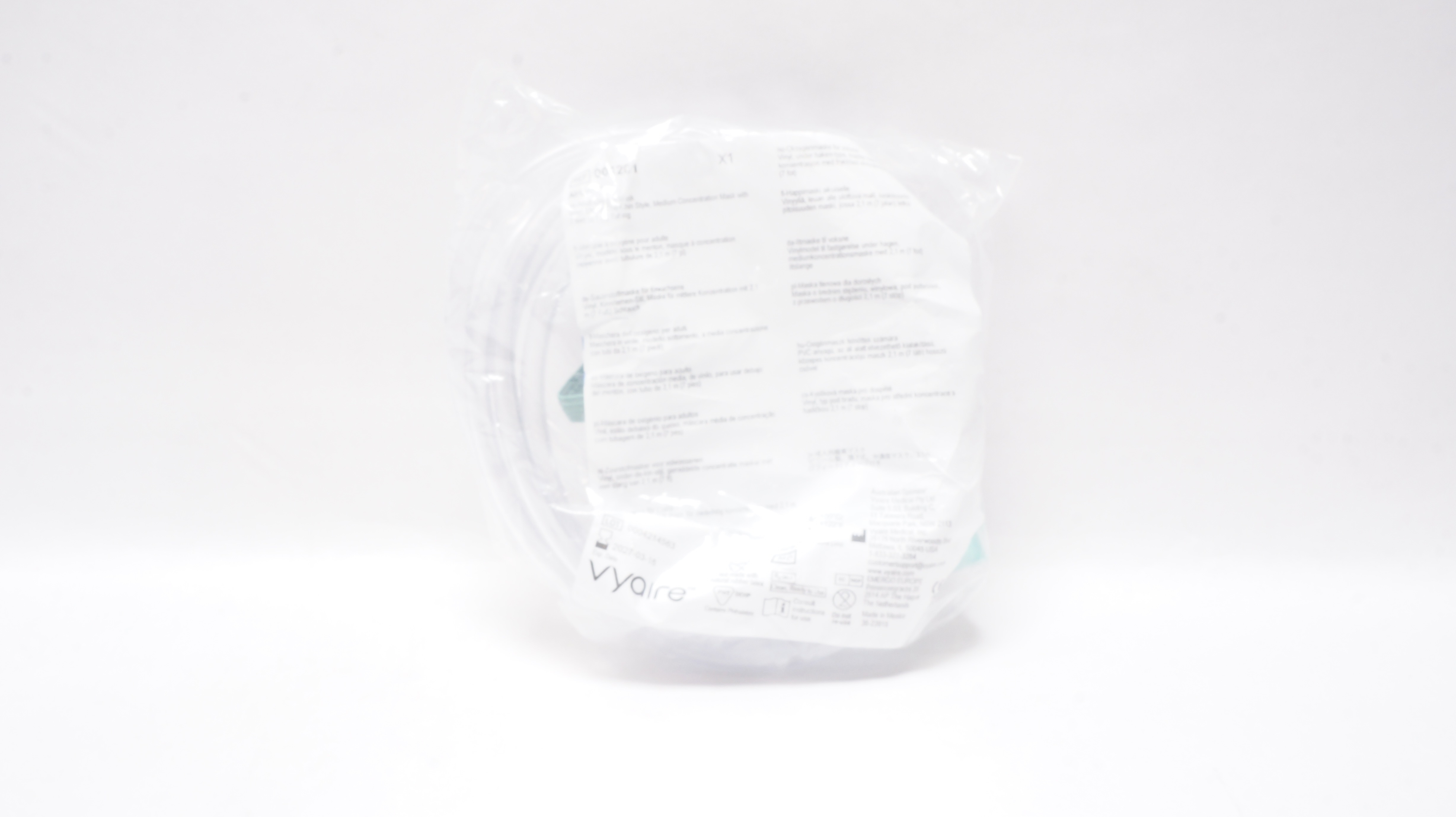 Vyaire 001201 AirLife Adult Oxygen Mask Vinyl Medium Concentration w/Tubing 7ft.