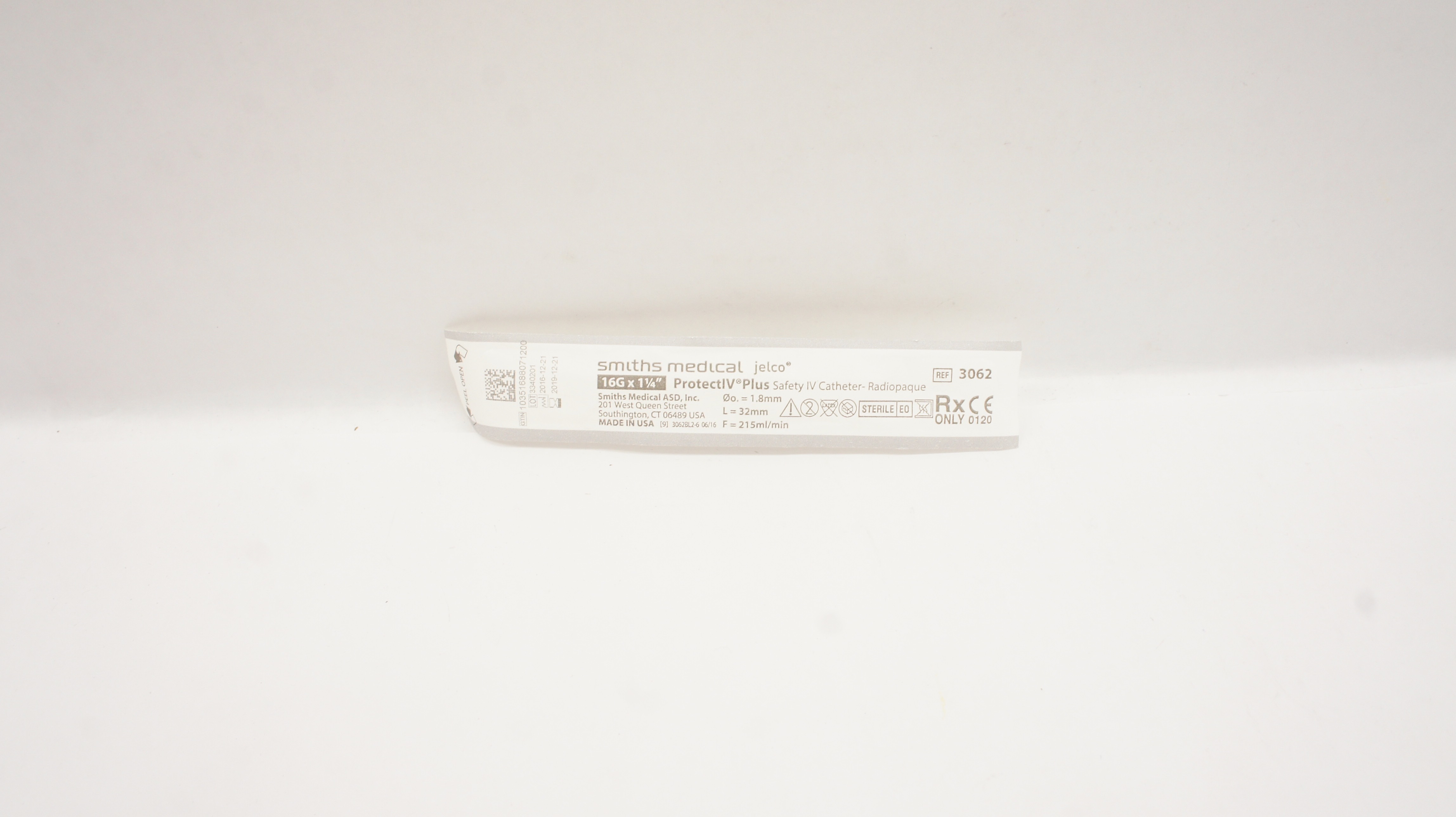 Smiths Medical 3062 Jelco ProtectIV Plus Safety IV Cath16Gx1-1/4 inch (x)