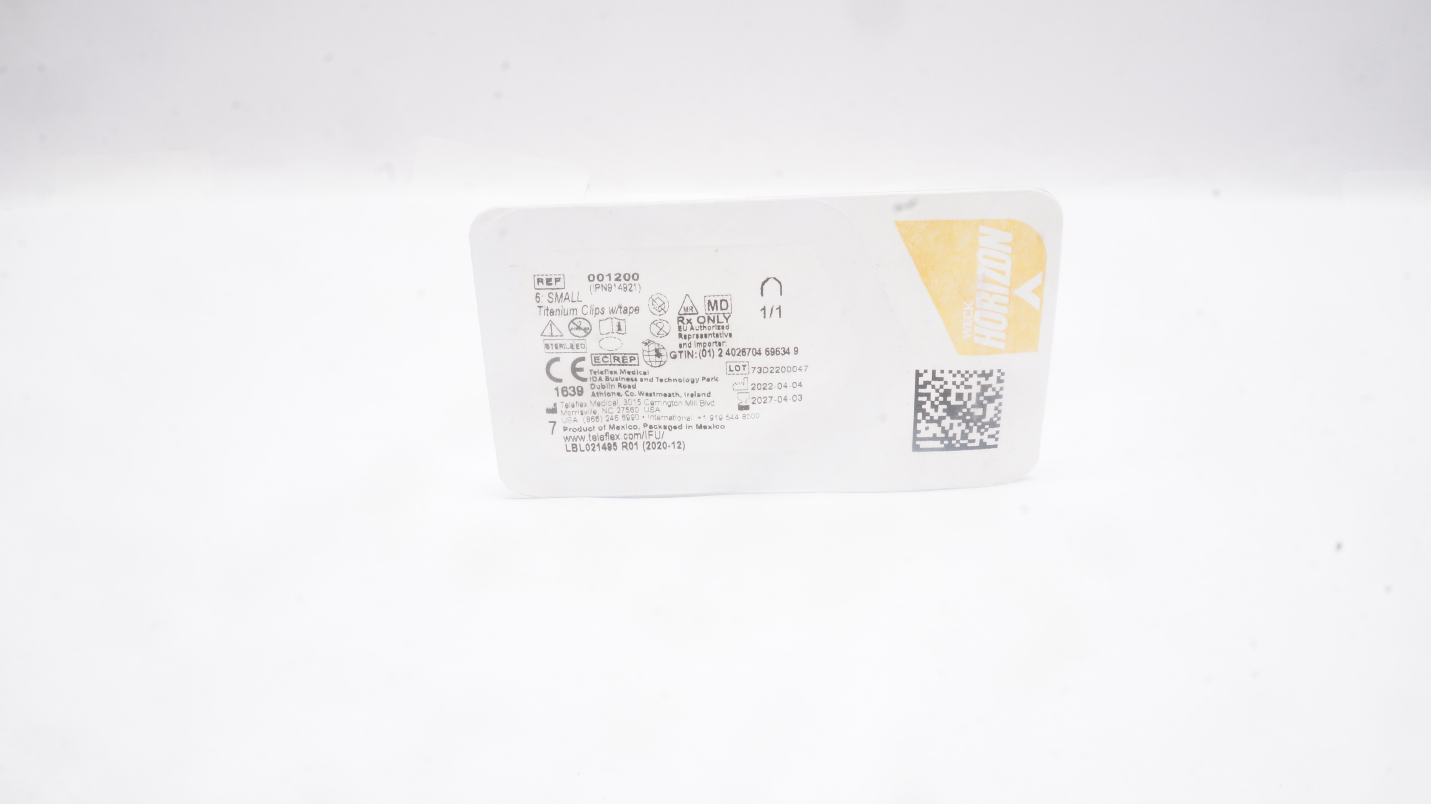 001200 Teleflex 001200 Weck Horizon 6 Small Titanium Clips with Tape 1/1