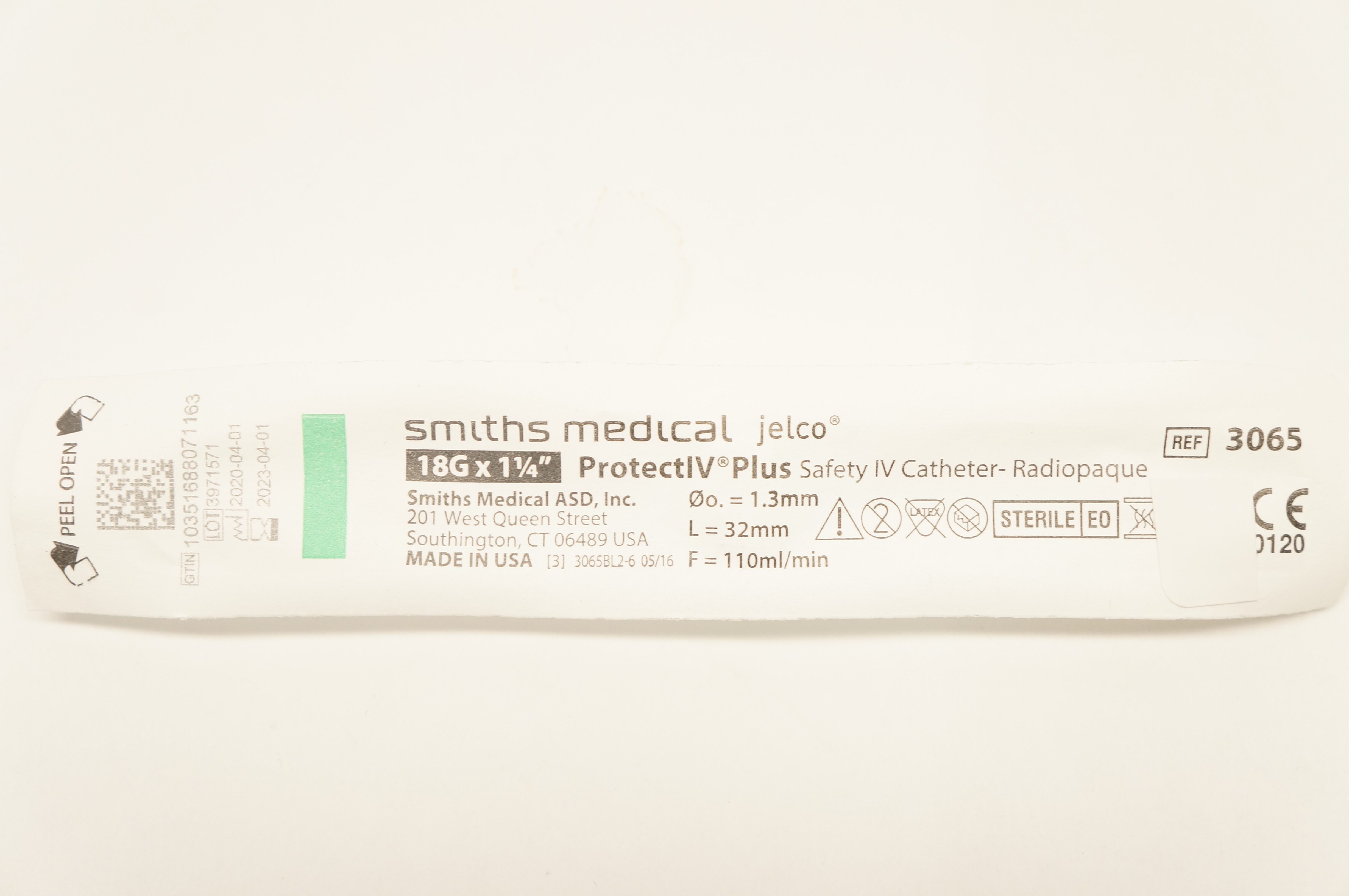 Smiths Medical 3065 ProtectIV Plus Safety IV Cath. 18G x 1-1/4inch