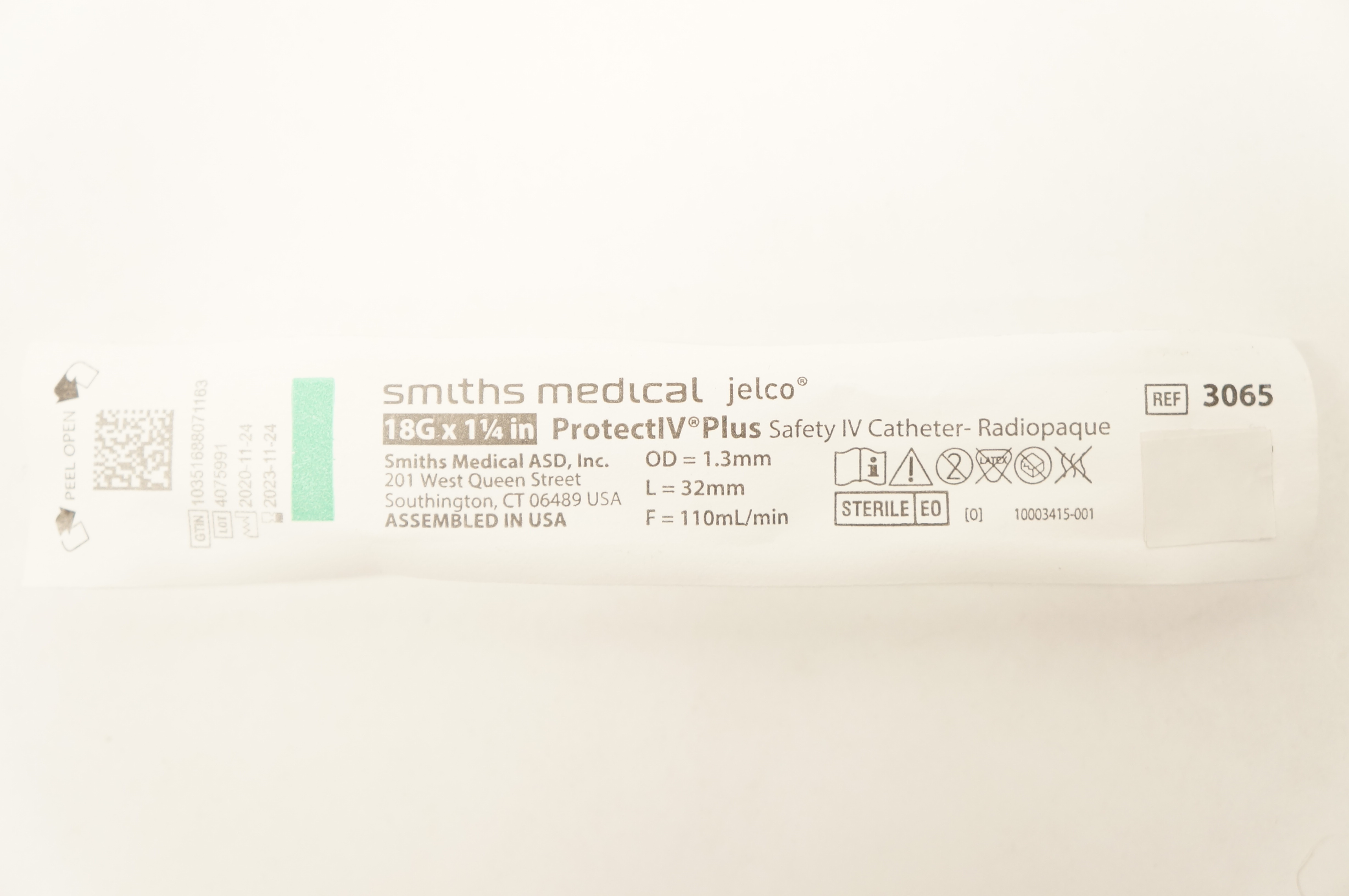 Smiths Medical 3065 ProtectIV Plus Safety IV Cath. 18G x 1-1/4inch
