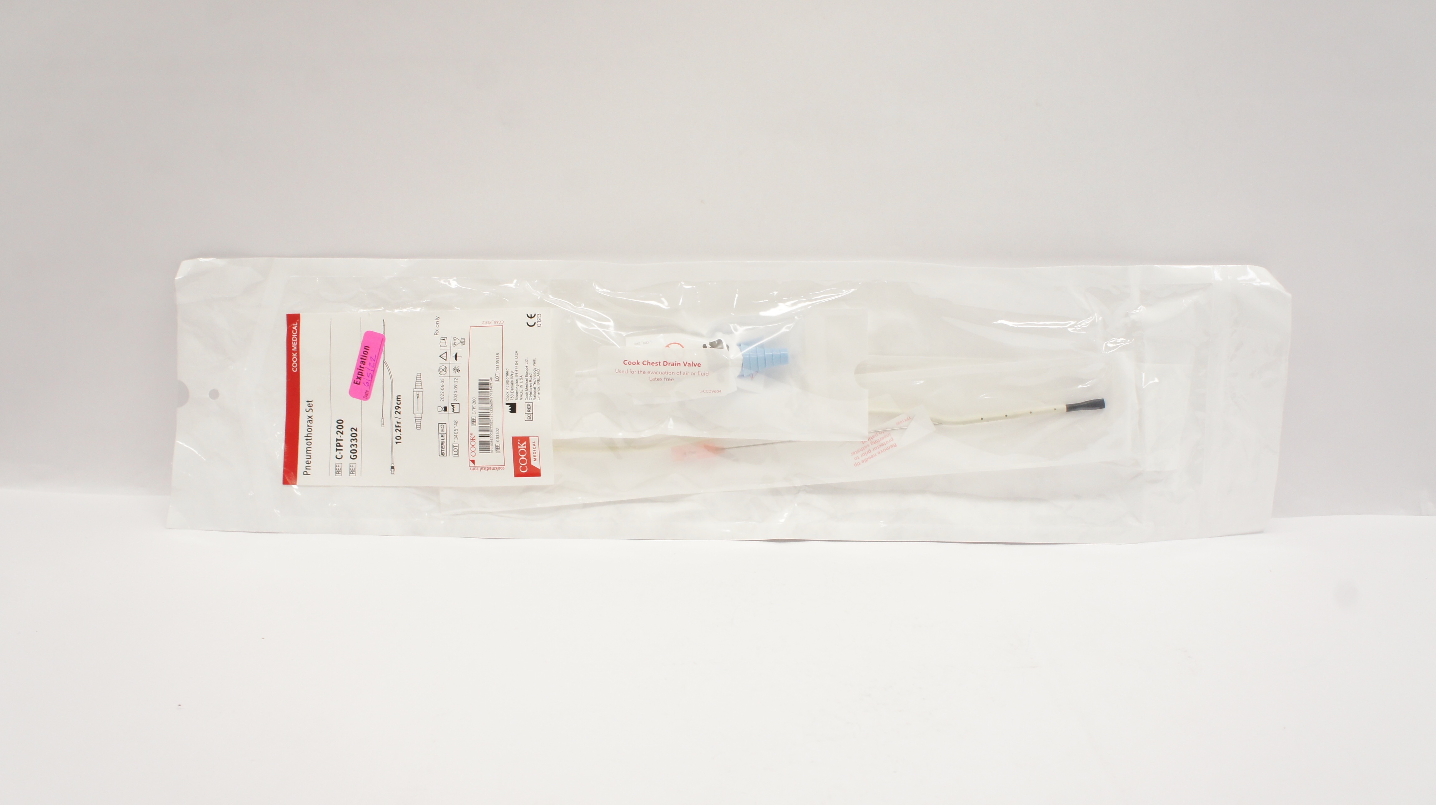 Cook Medical G03302 Pneumothorax Set 10.2Fr x 29cm (x)