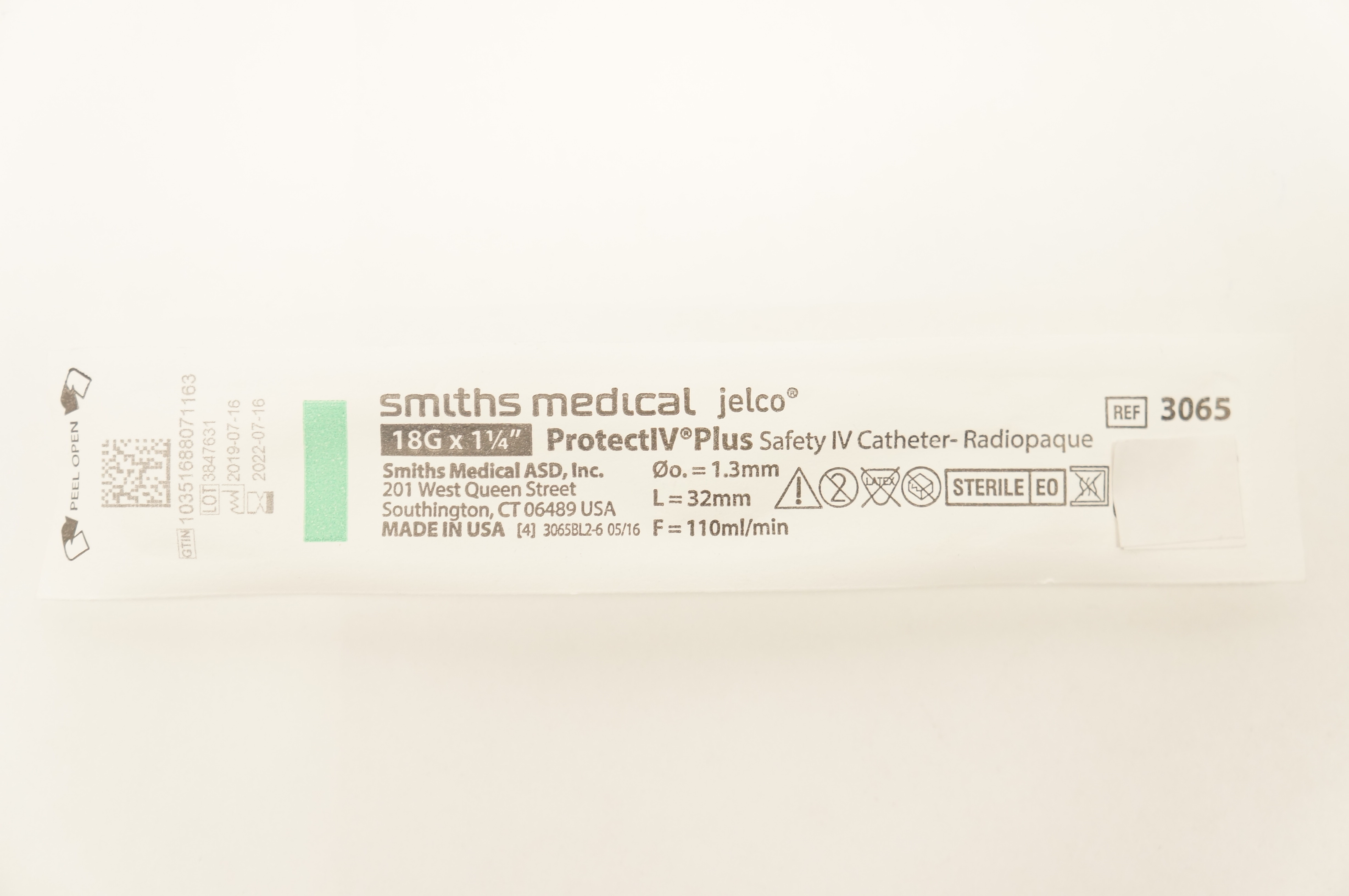 Smiths Medical 3065 ProtectIV Plus Safety IV Cath. 18G x 1-1/4inch