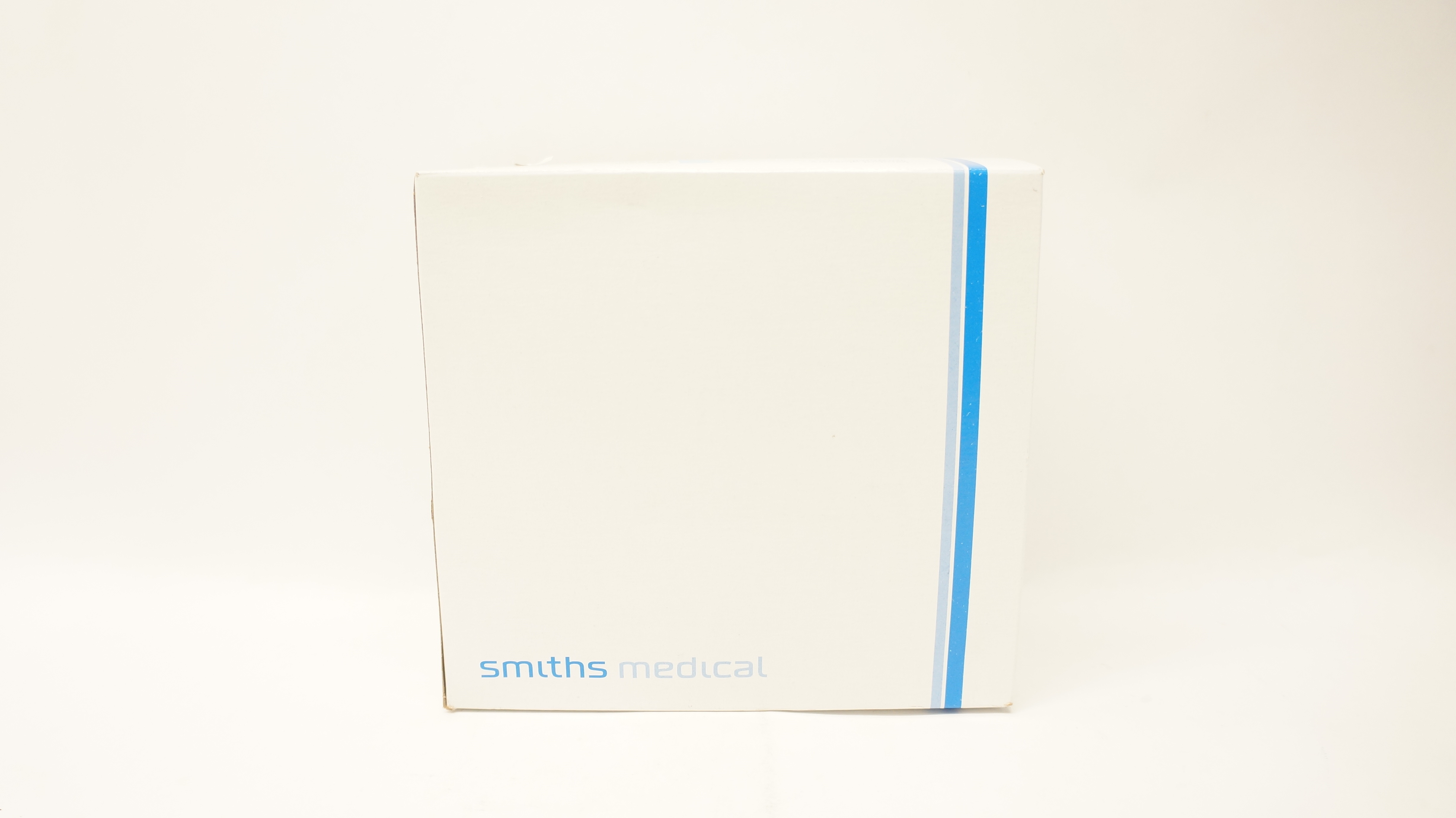Smiths Medical 3260 ViaValve Safety I.V. Cath. 22G x 1 inch - Box of 50