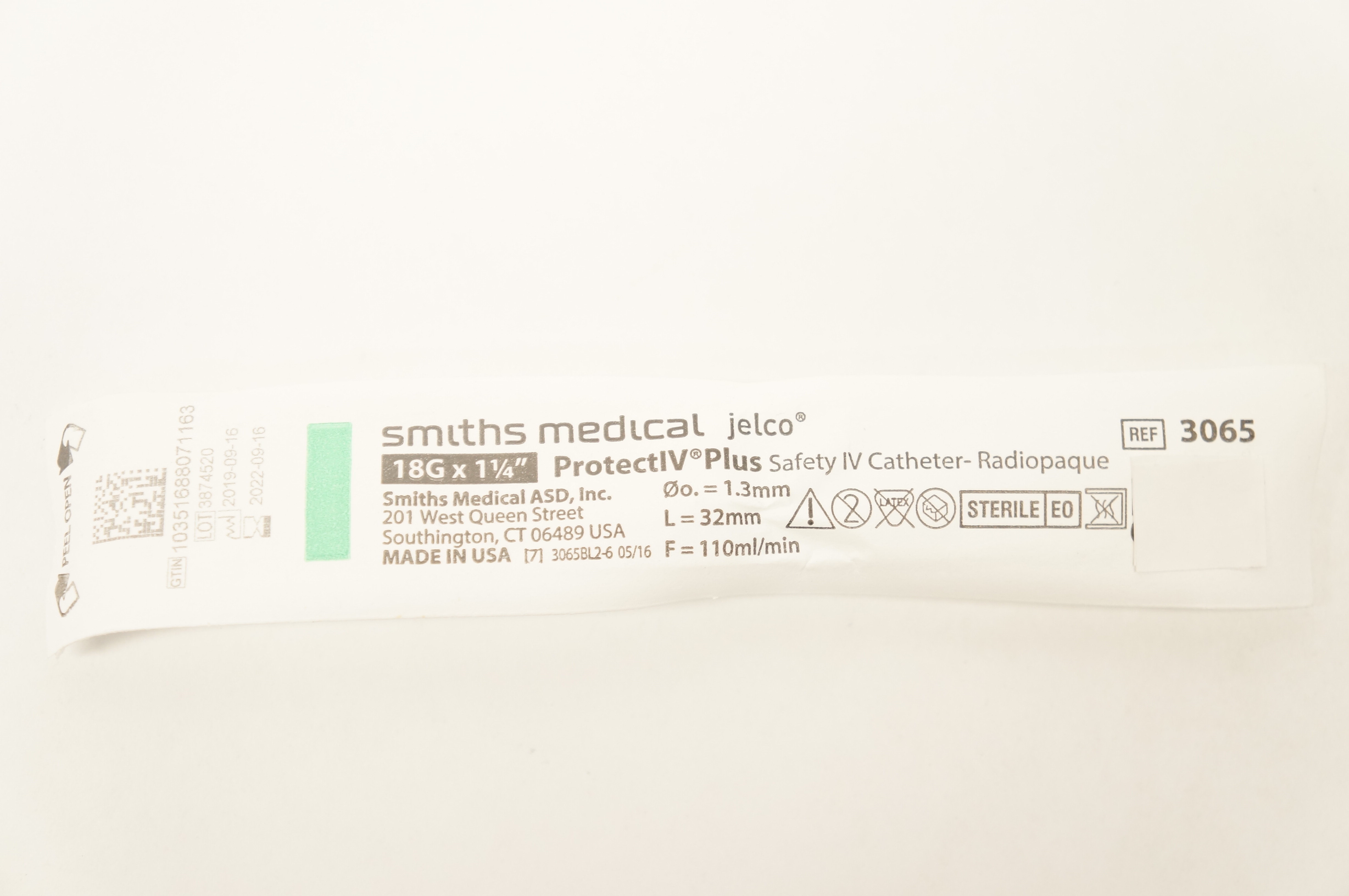 Smiths Medical 3065 ProtectIV Plus Safety IV Cath. 18G x 1-1/4inch