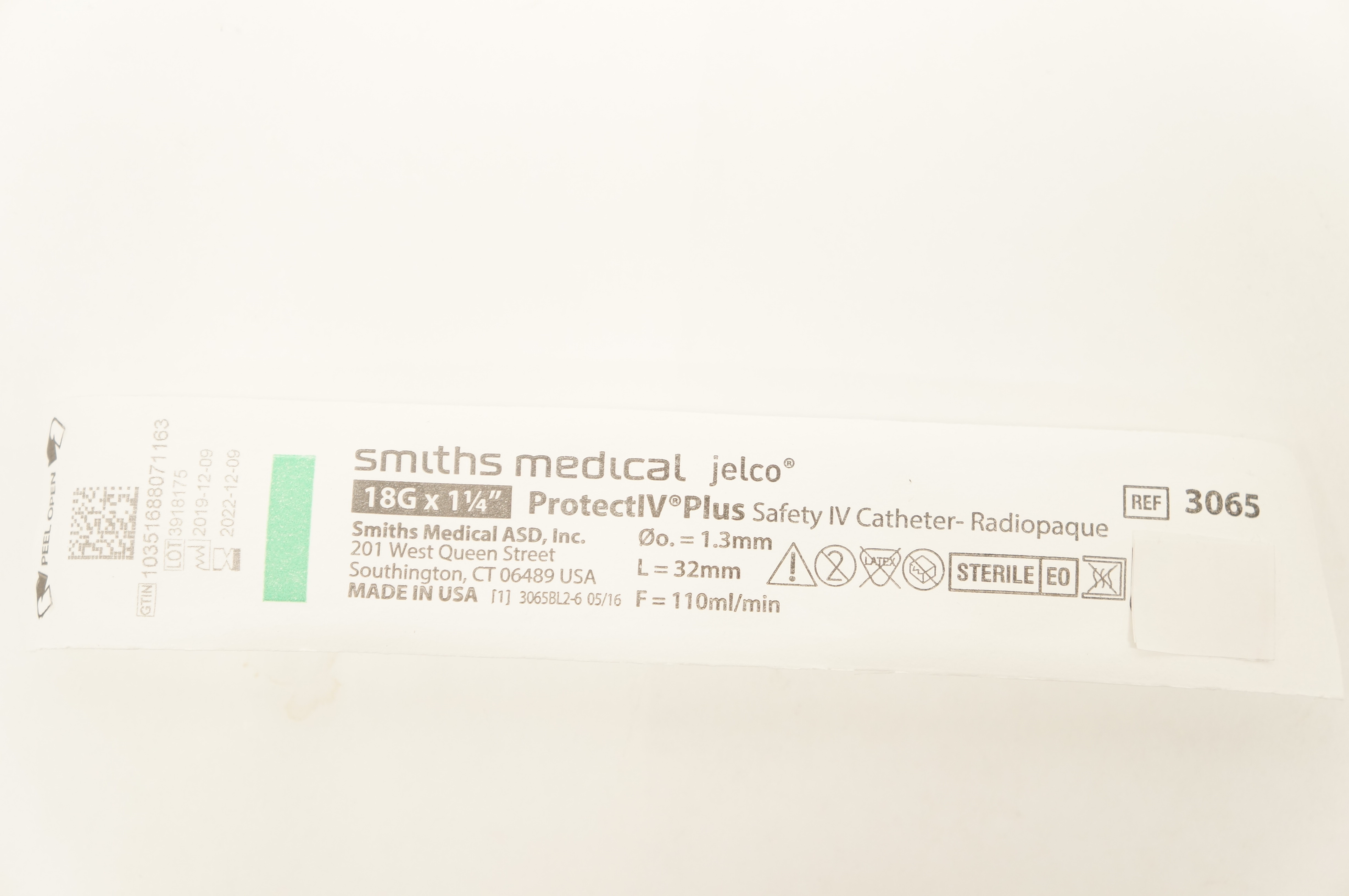 Smiths Medical 3065 ProtectIV Plus Safety IV Cath. 18G x 1-1/4inch