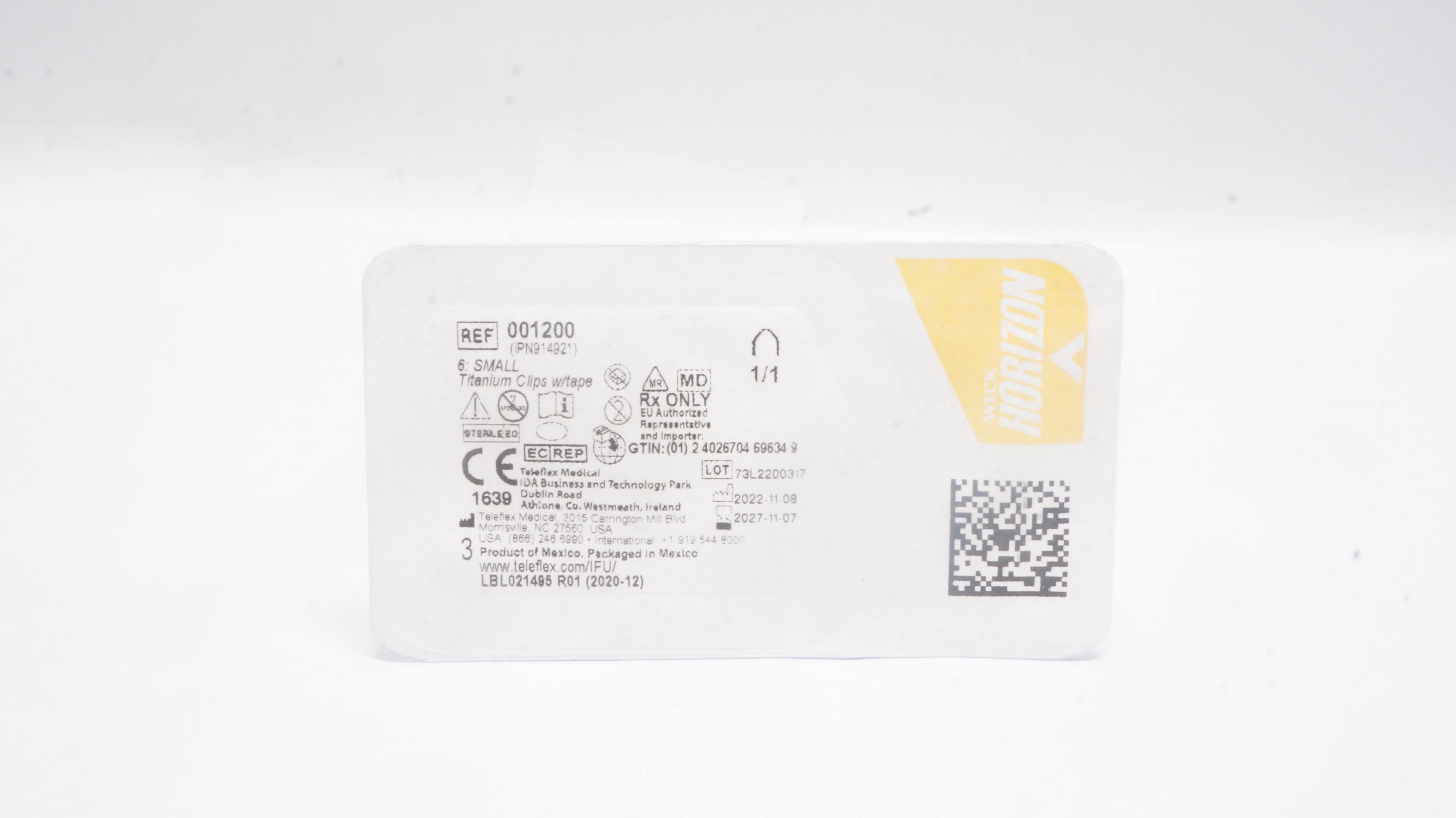 Teleflex 001200 Weck Horizon 6 Small Titanium Clips with Adhesive Backing 1/1