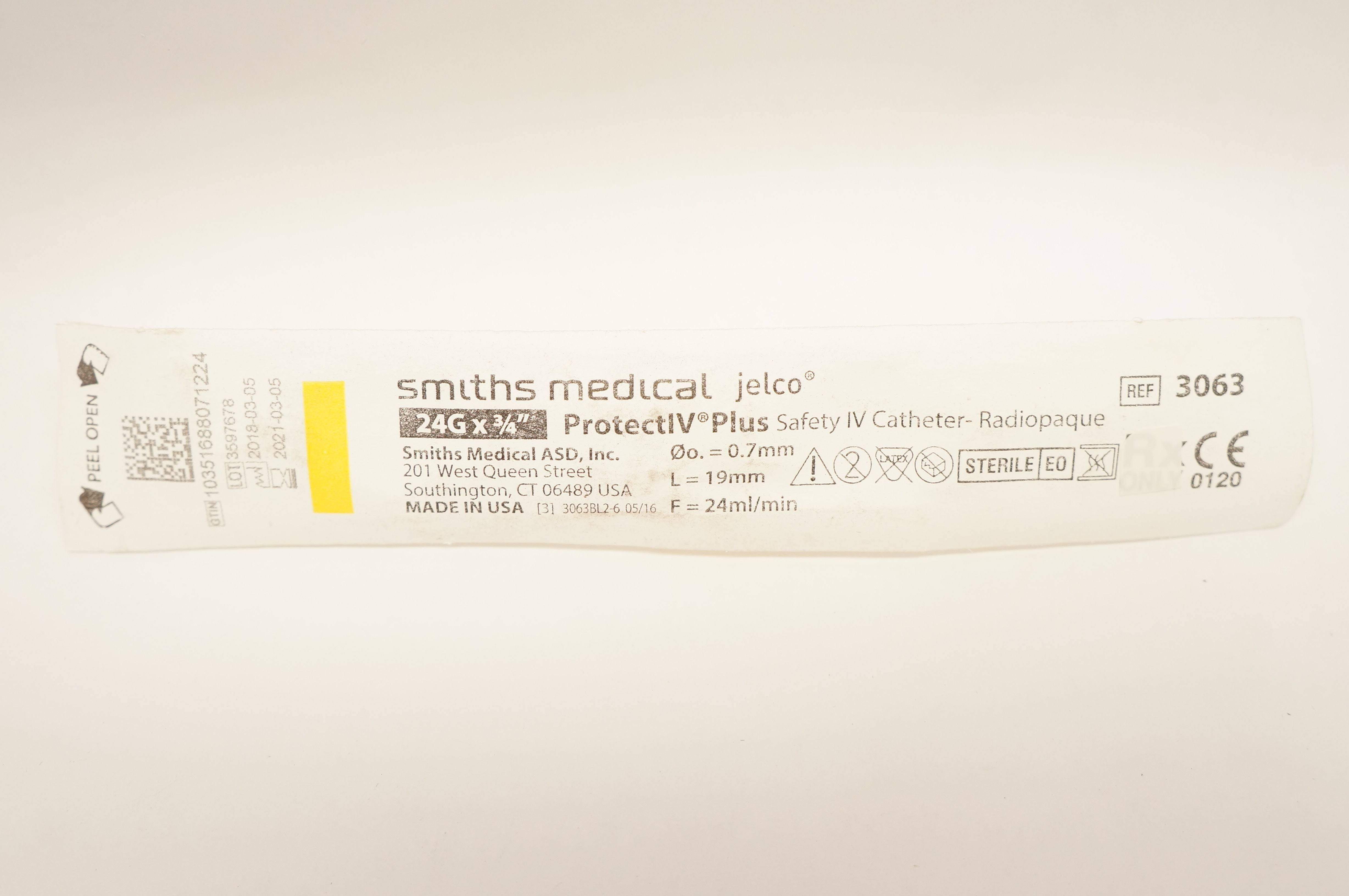 Smiths Medical 3063 Protect IV Plus Safety Cath. 24G x 3/4inch (x)