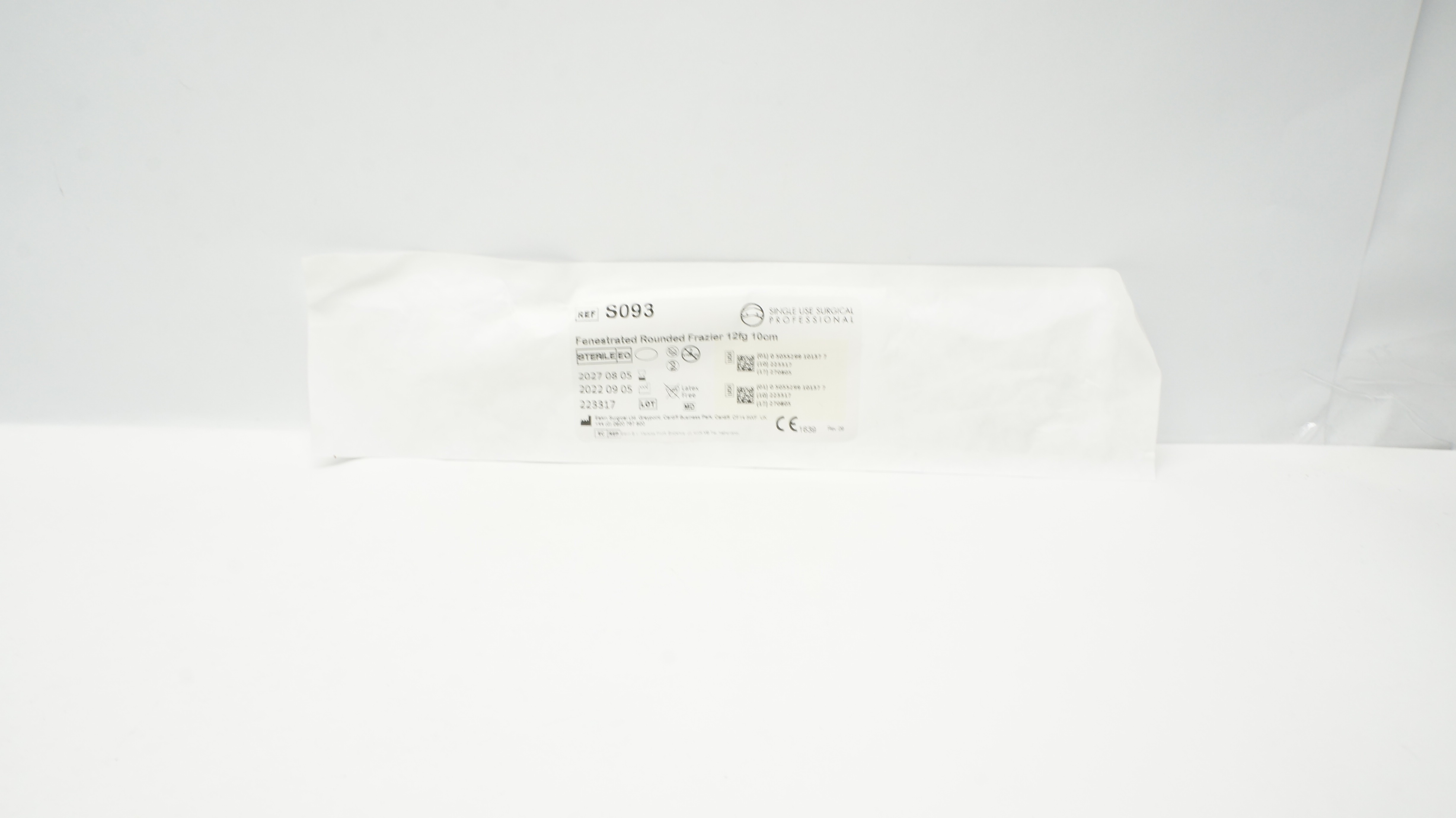 Eakin Surgical S093 Fenestrated Rounded Frazier 12Fg 10cm