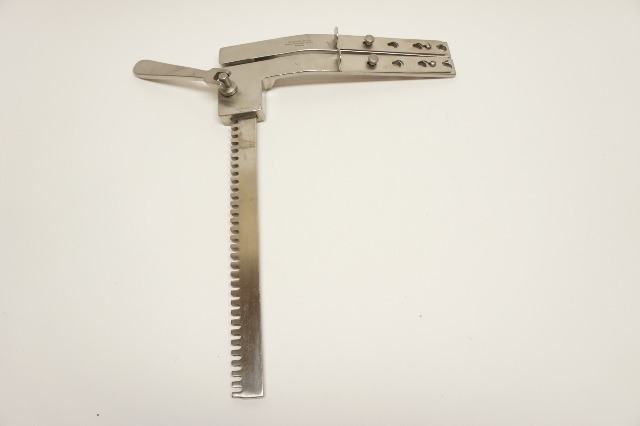Solway Retractor Rib Burford-Finocchieto Fenestrated Detachable
