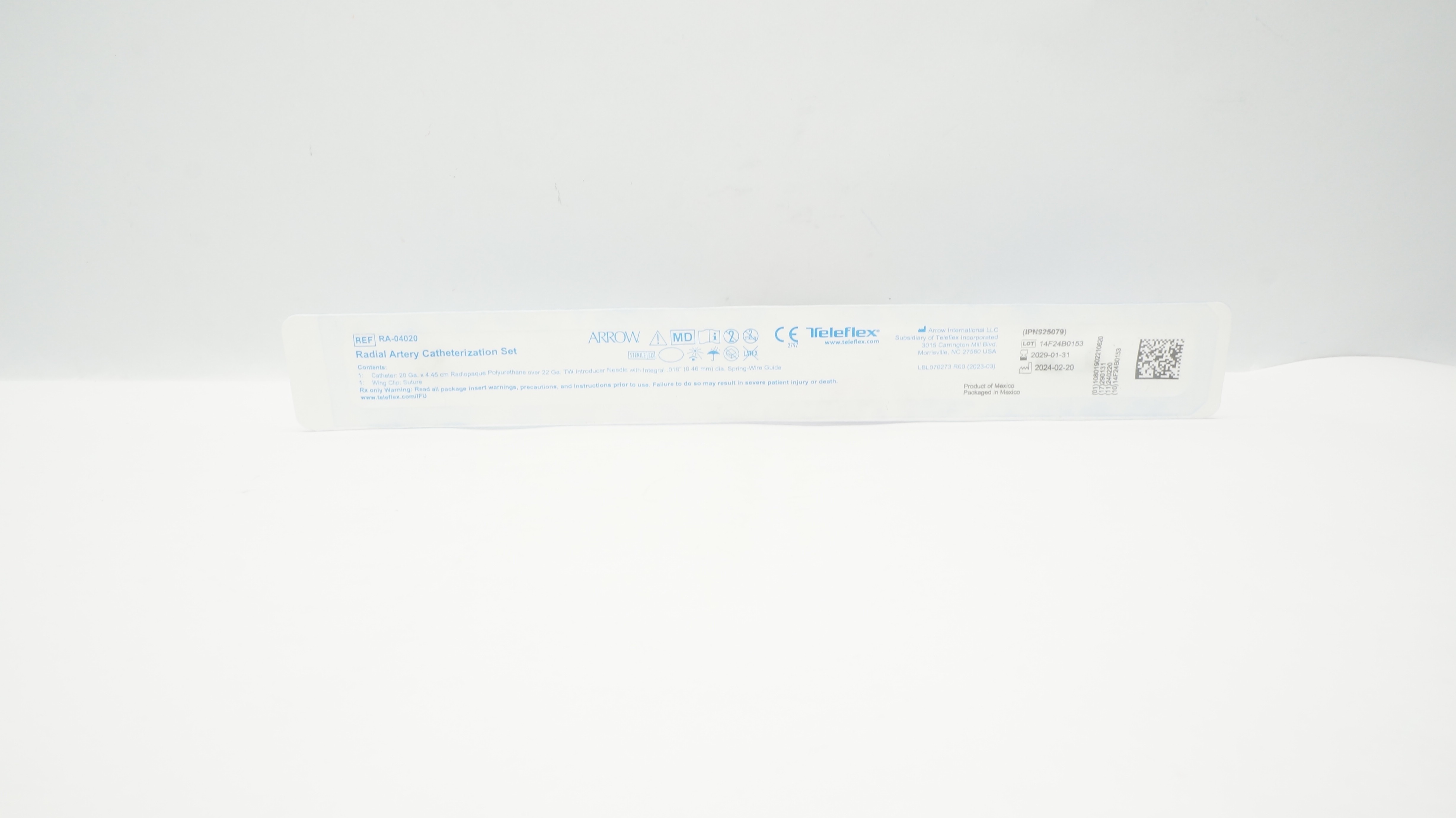 Arrow RA-04020 Teleflex Radial Artery Catheterization Set 20Ga x 4.45cm