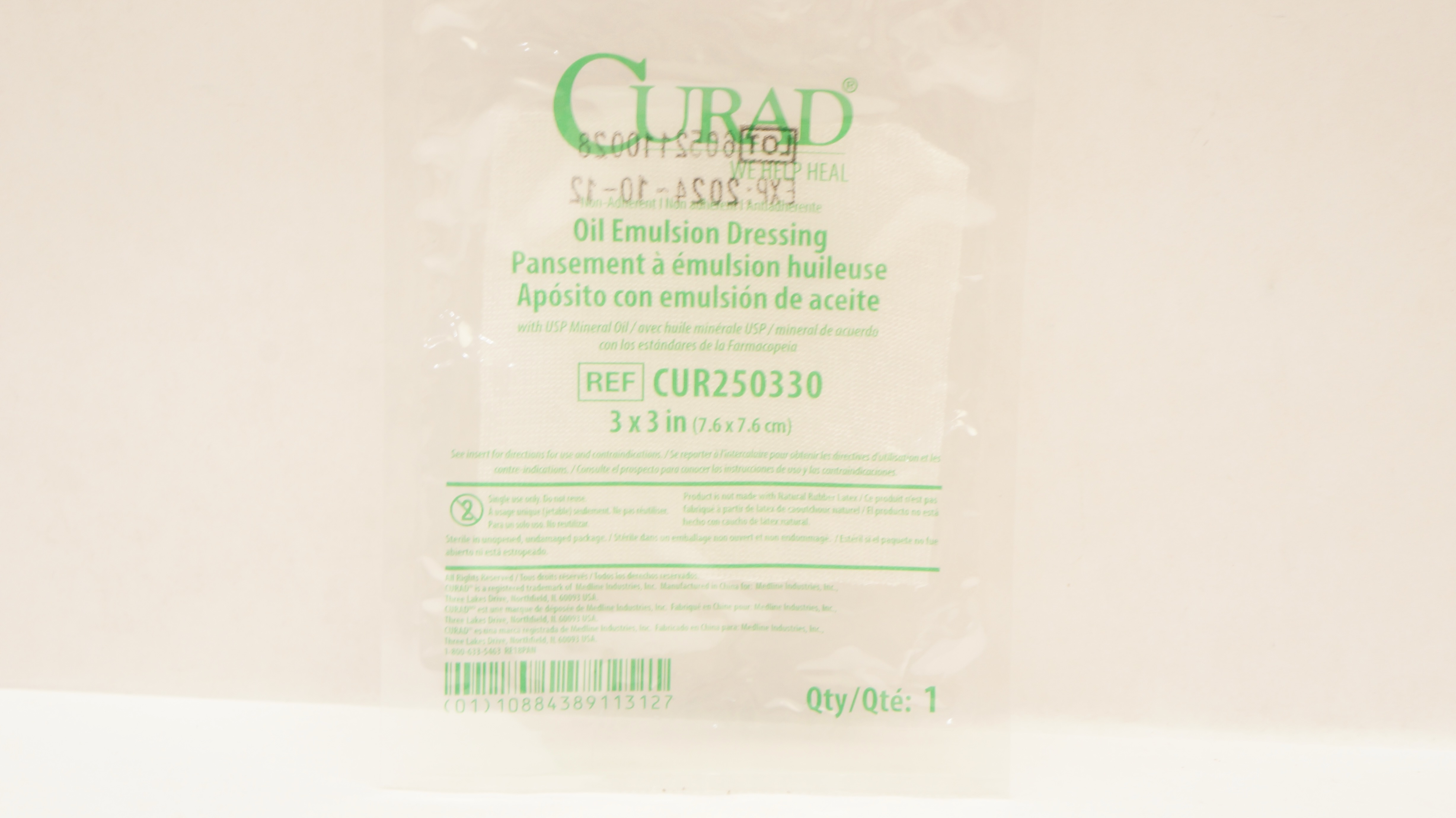 Medline CUR250330 Curad Non-Adherent Oil Emulsion Dressing 3inch x 3inch