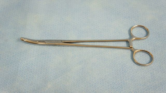 Surginstruments Heaney Ballentine Hysterectomy Forceps 8.5" – Longitudinal, Single Tooth Straight
